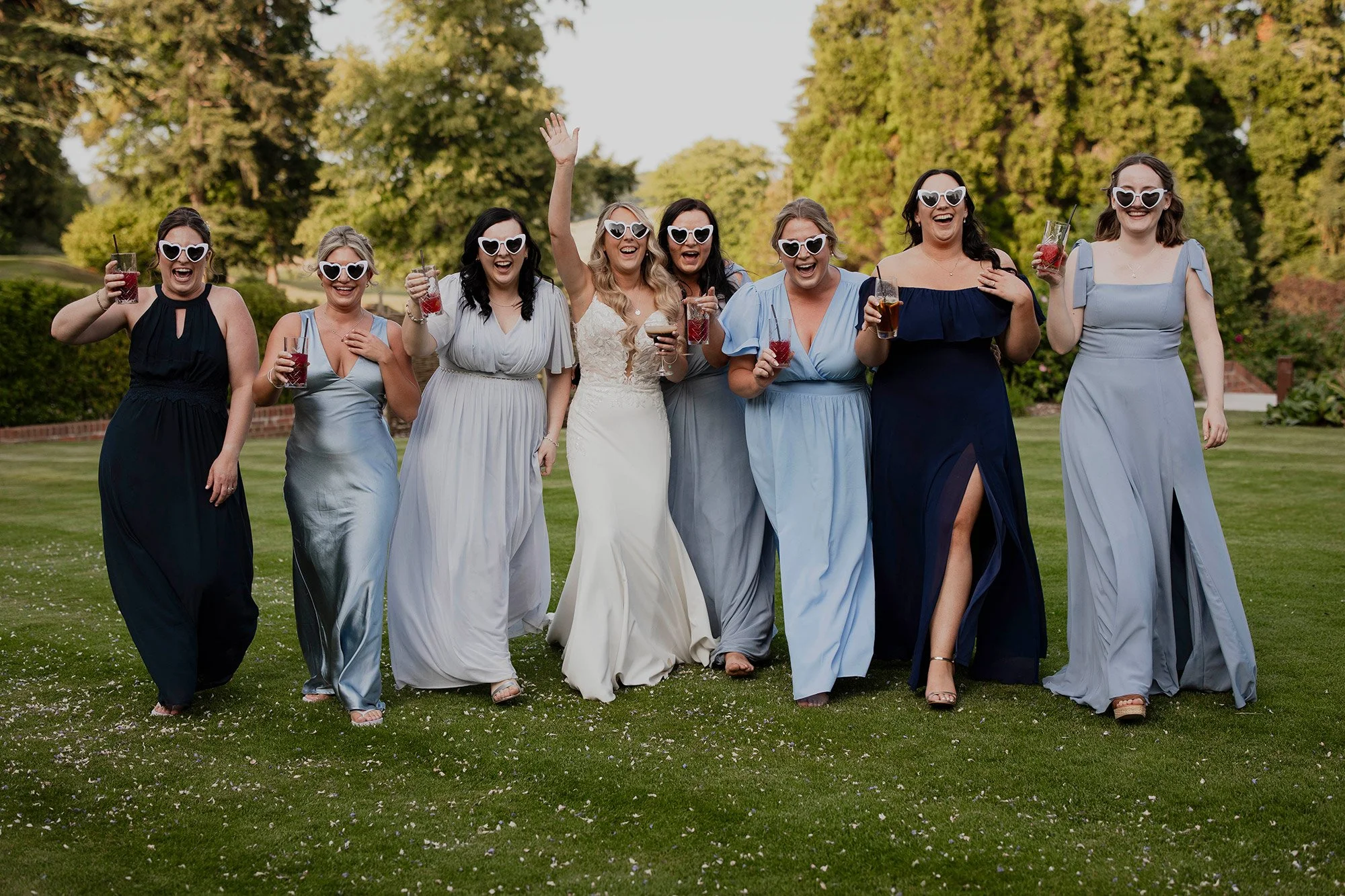 fun-bridal-group-photos.jpg