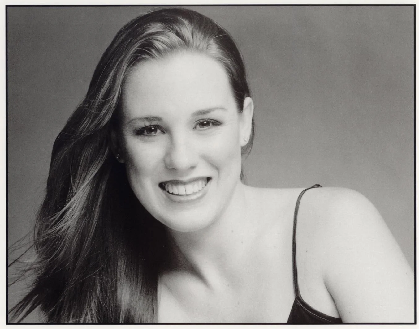 Erica Mundy Headshot.jpg