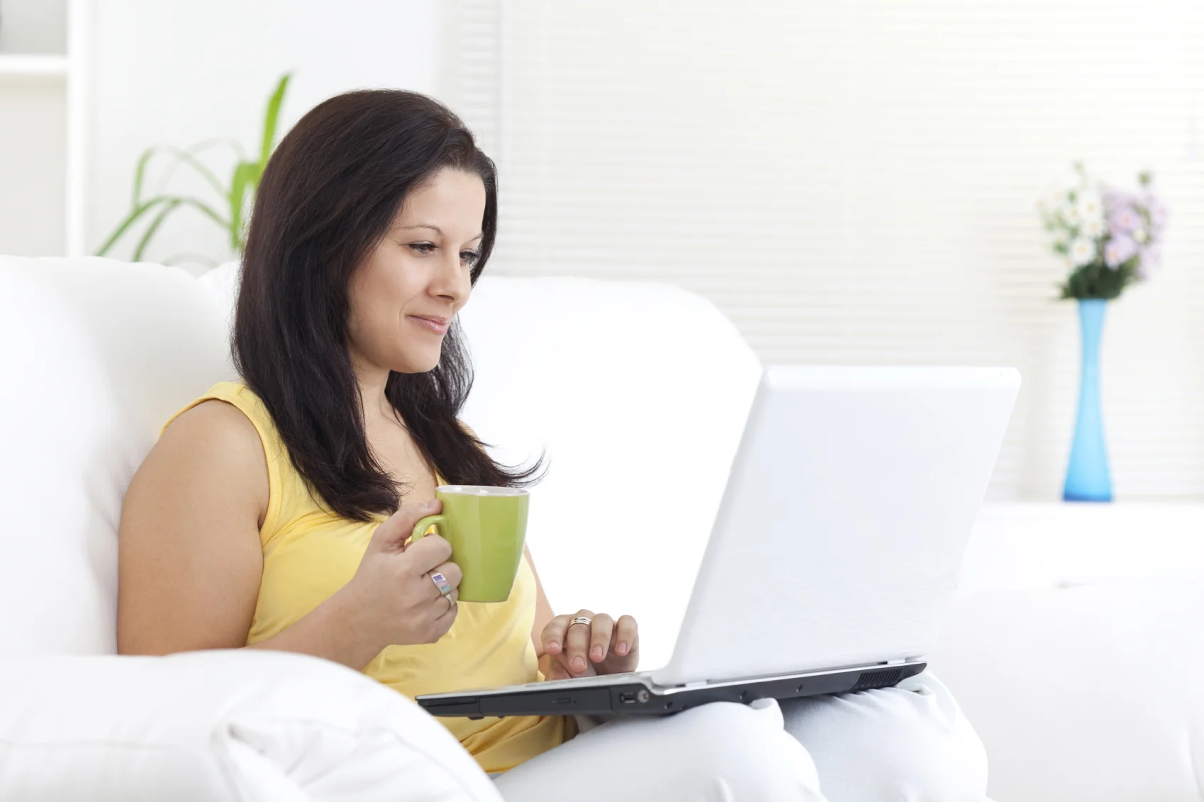 Woman-Coffee-Mug-Computer.jpg