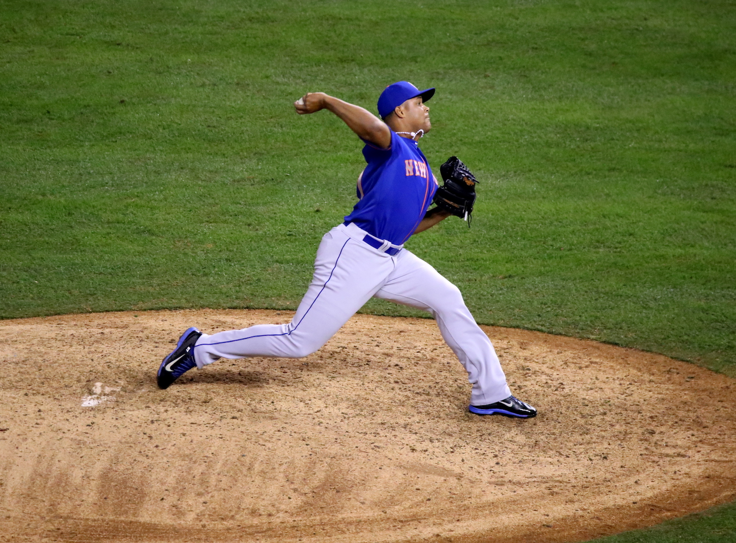 Jeurys Familia Pitching in Game 1 of the 2015 World Series ©2015 Arturo Pardavila III
