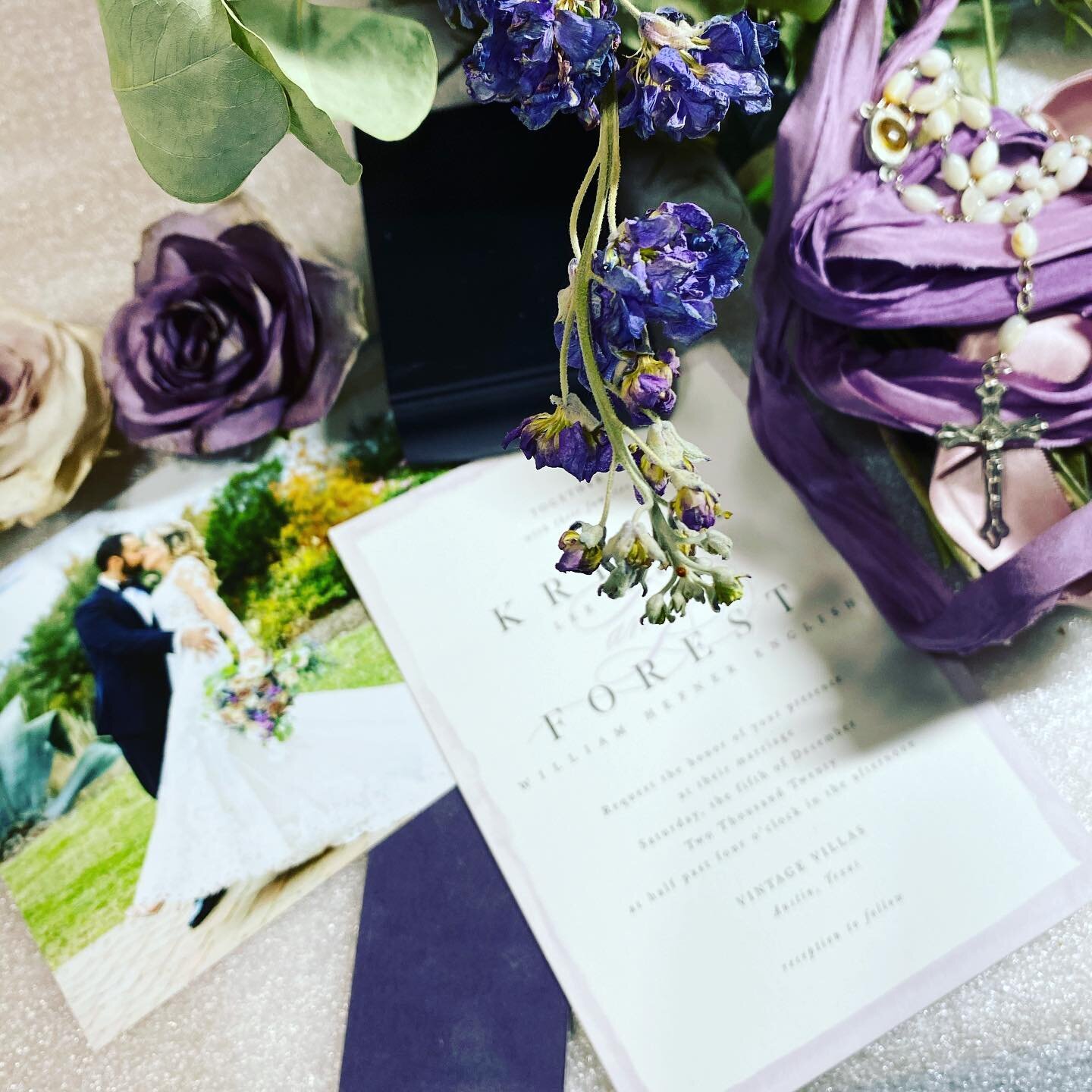 Oh these colors!! It&rsquo;s going to turn out beautiful @klp86  #lavendersandpurples #floralpreservation #weddingkeepsake #flowerpreservation #socalbride #socalflorist