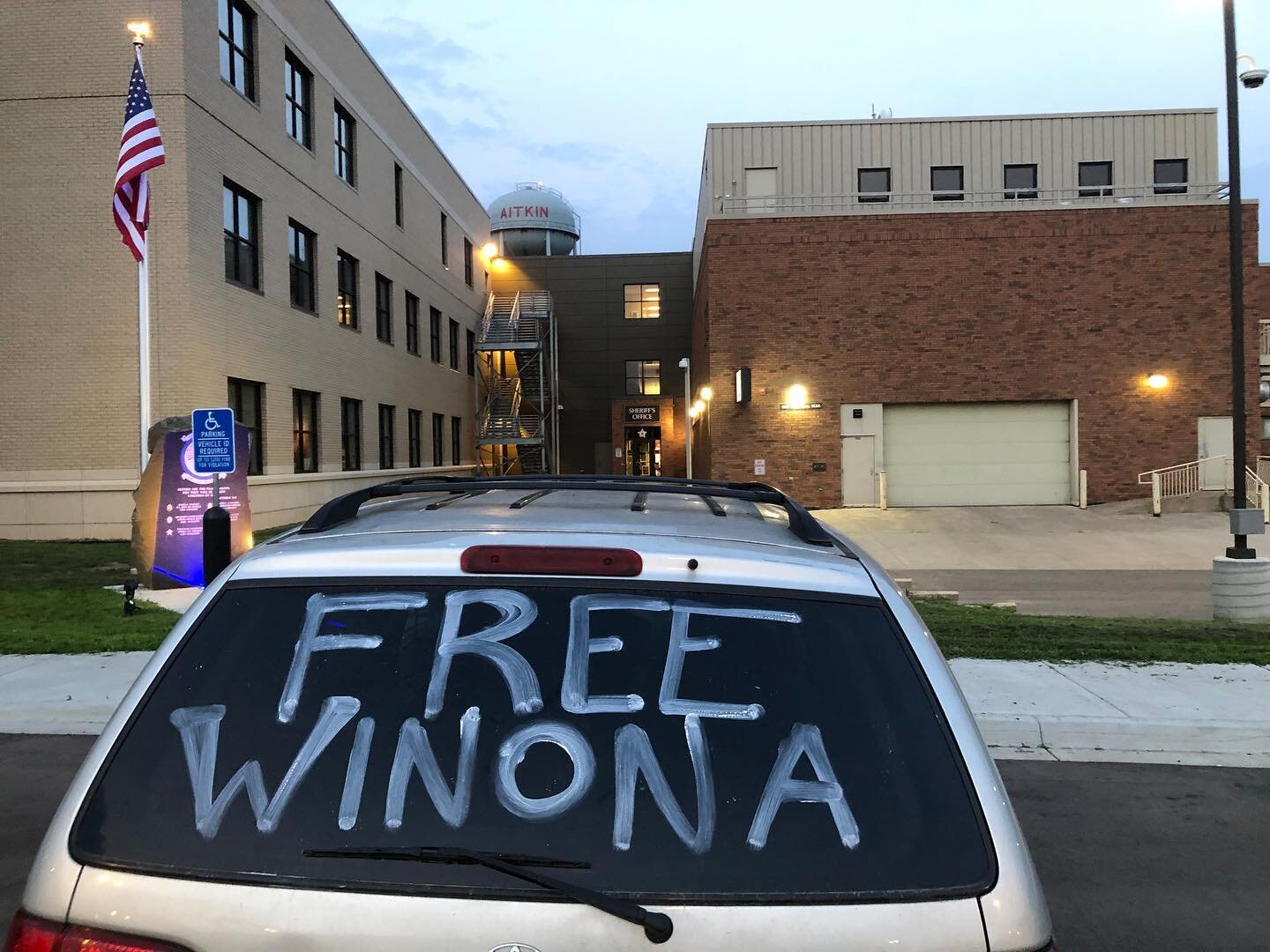 After standing up for the Shell River on her #treatyterritory #winonaladuke Winona LaDuke was not released from Wadena County Jail and instead she was held and transferred to Aitkin County Jail where #Ojibwe women are singing for her outside the #jai