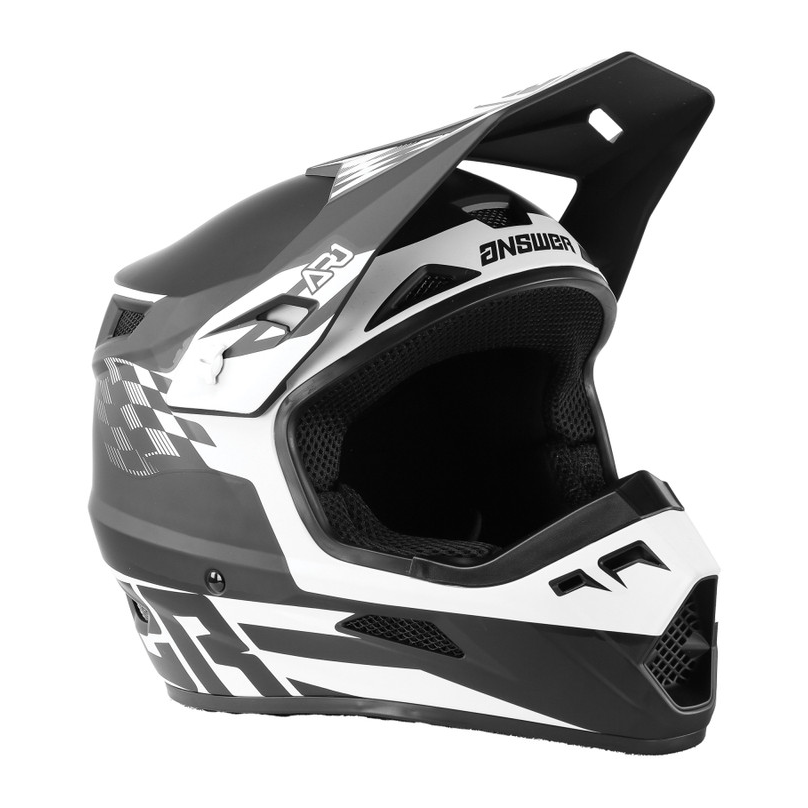 Answer AR1 sweep helmet Black-wht.png