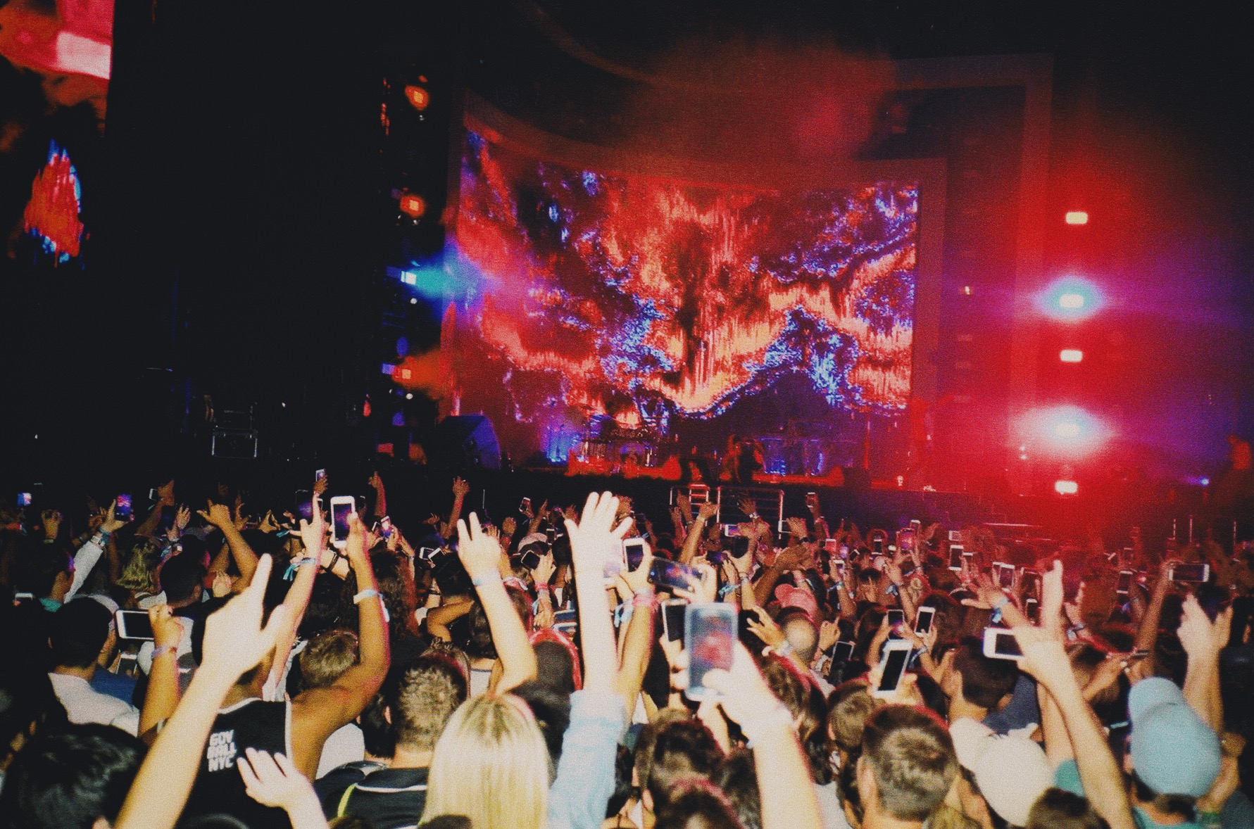 chance the rapper set @ gov. ball 2017. shot on 35mm film.