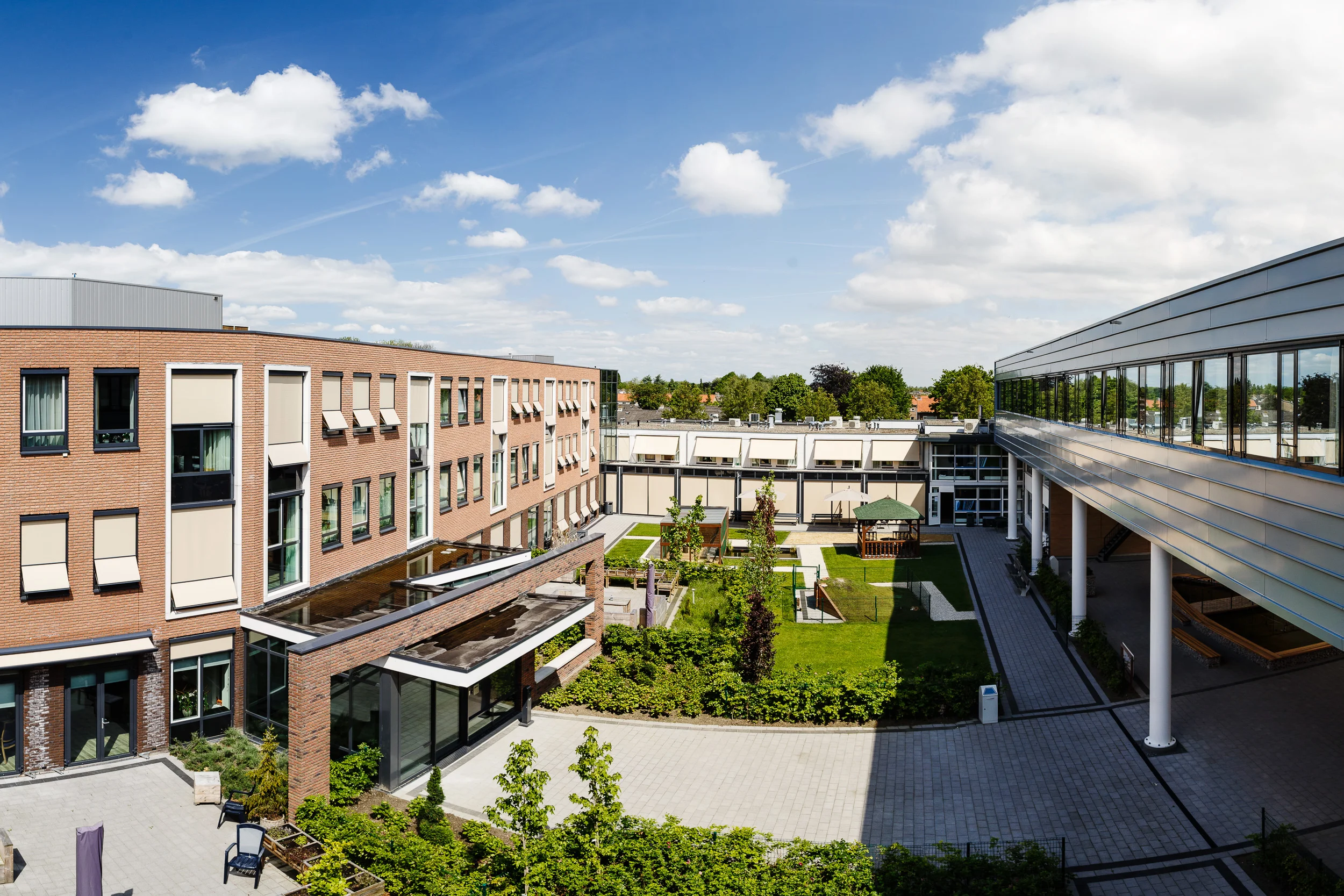 De Buitensluis, binnentuin 07.jpg