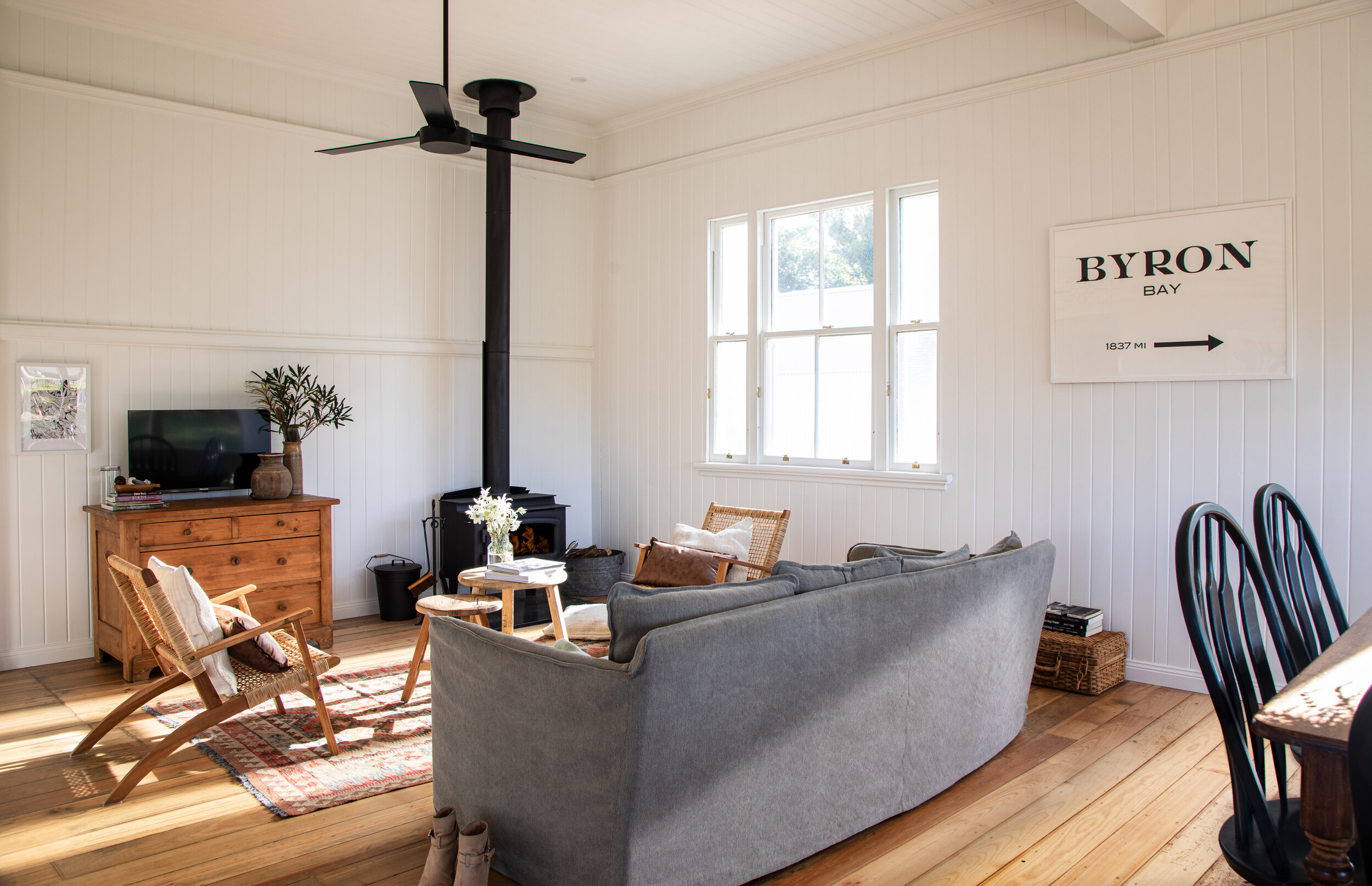 The_Plot_Loungeroom_02 (1).jpg