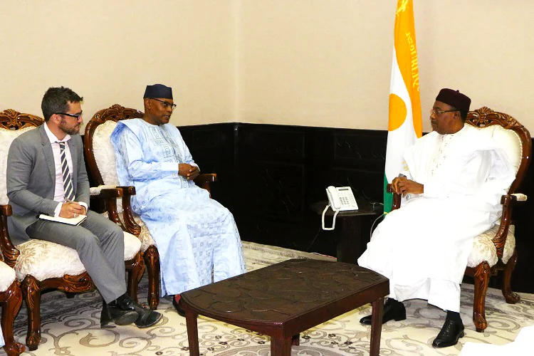 Le Président de la République SEM Issoufou Mahamadou s’entretient avec le Représentant Spécial du Secrétaire Général des Nations Unies pour l’Afrique de l'Ouest et le Sahel