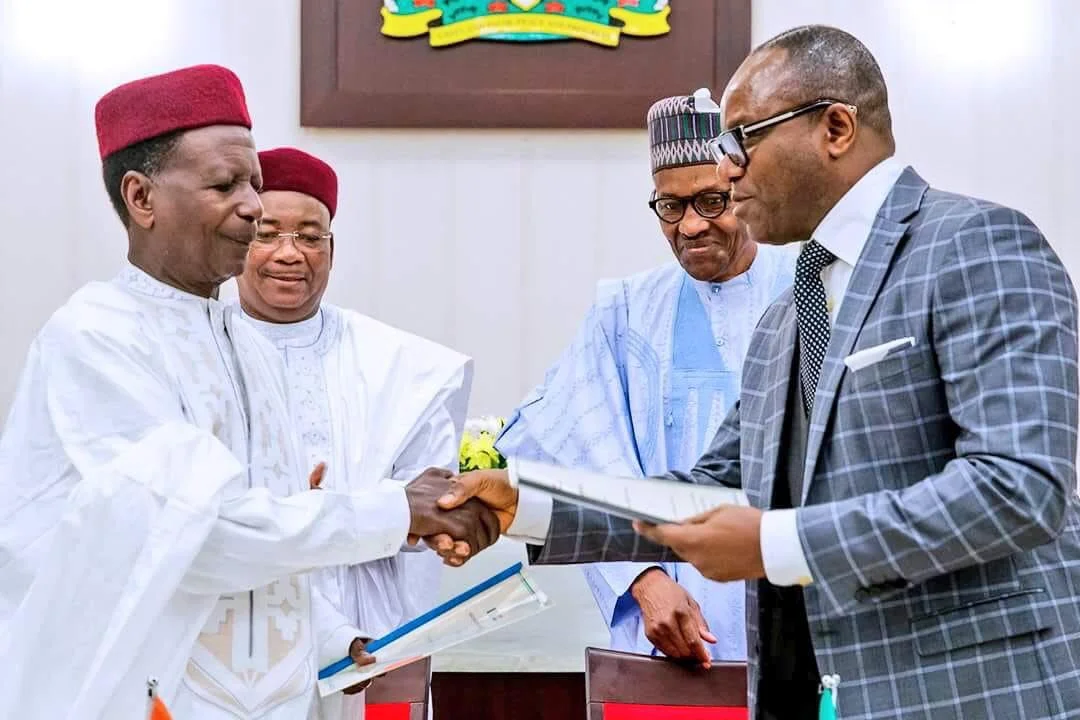 Fin de la visite d’amitié et de travail du Président de la République SEM Issoufou Mahamadou à Abuja : Les deux pays ont signé un mémorandum d’entente sur l’exportation du pétrole brut du Niger