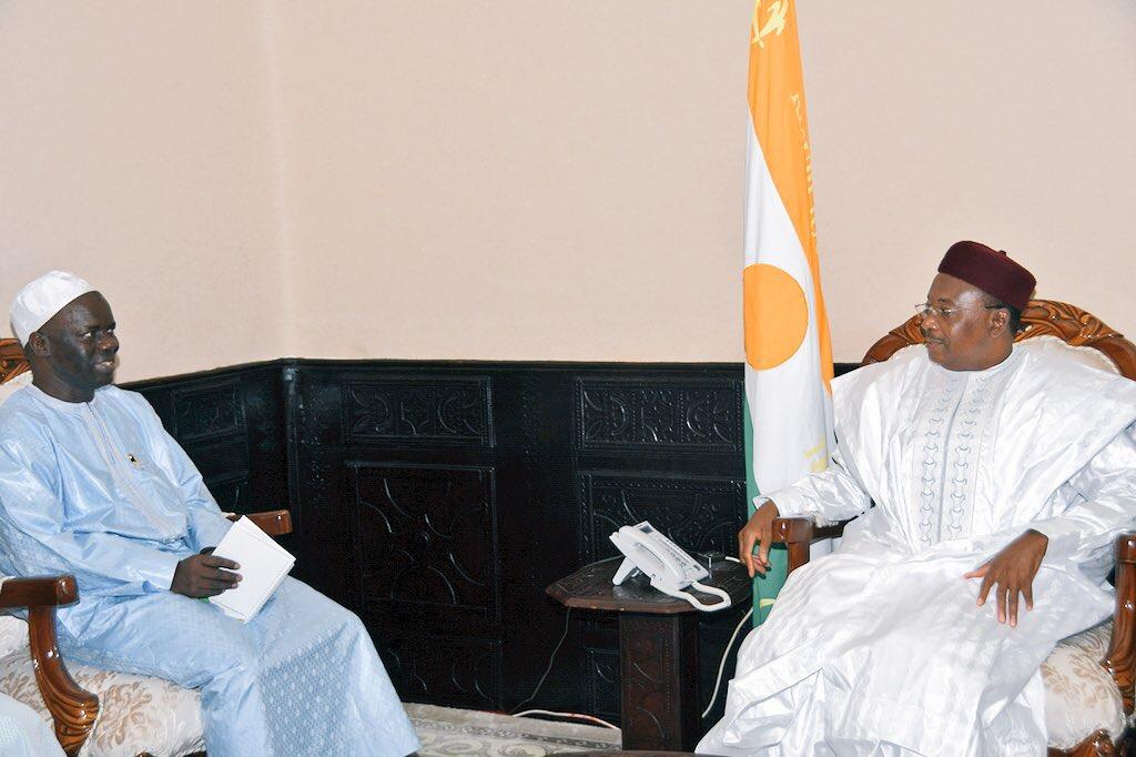 Le Président de la République a reçu jeudi le Premier Président de la Cour des Comptes du Sénégal