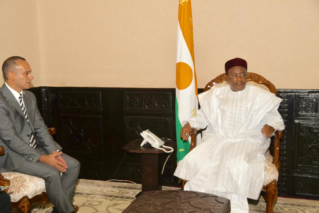 Le Président Issoufou s’est entretenu jeudi avec le Vice-président du Groupe SUMA