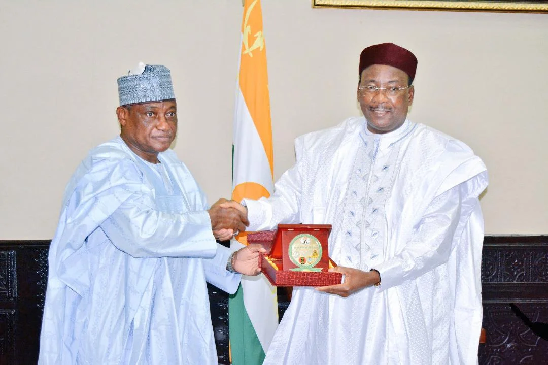 Le Président de la République s’est entretenu lundi avec le Ministre nigérian de la défense