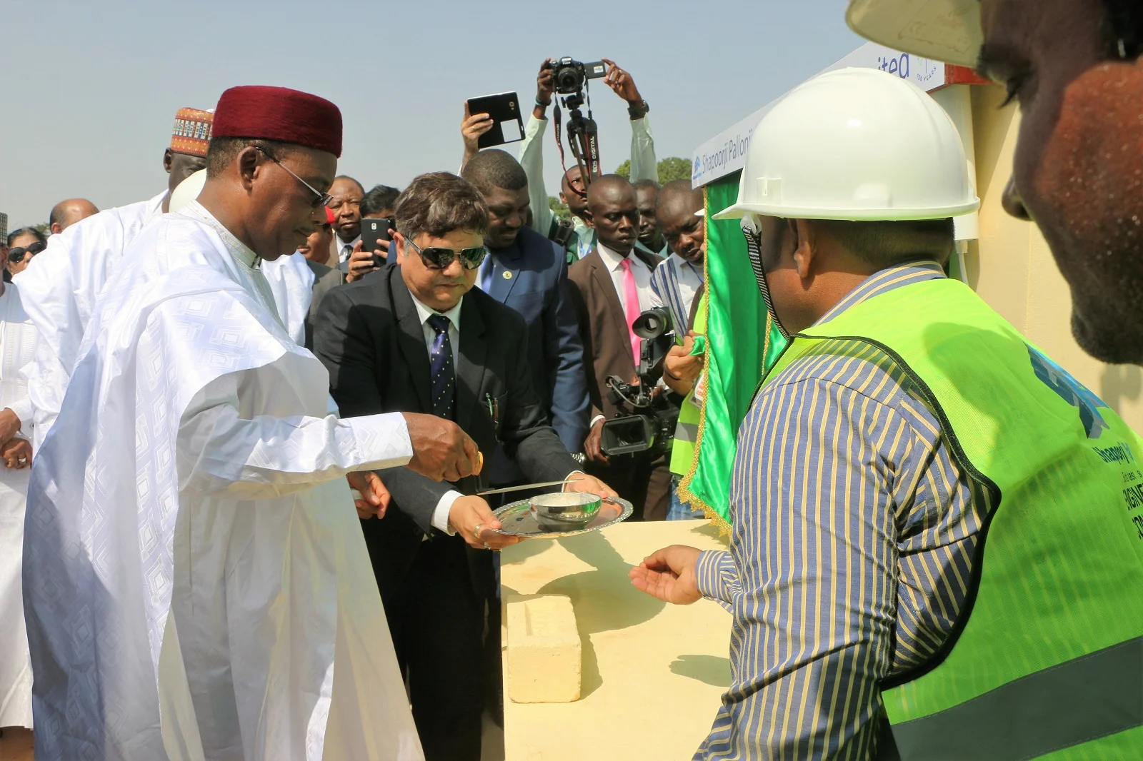 Lancement, par le Président de la République, des  travaux de construction du Centre de Conférences Internationales Mahatma  Gandhi (CCIMG)	