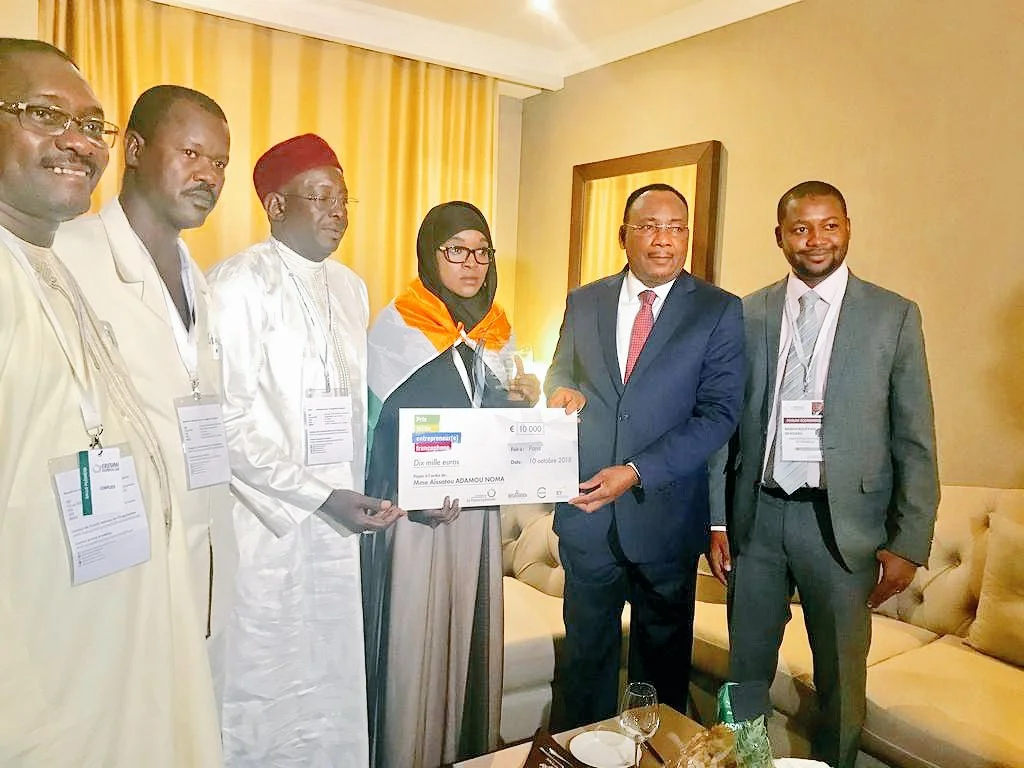 DpNPnfjW4AUsXSE.jpg large.jpg