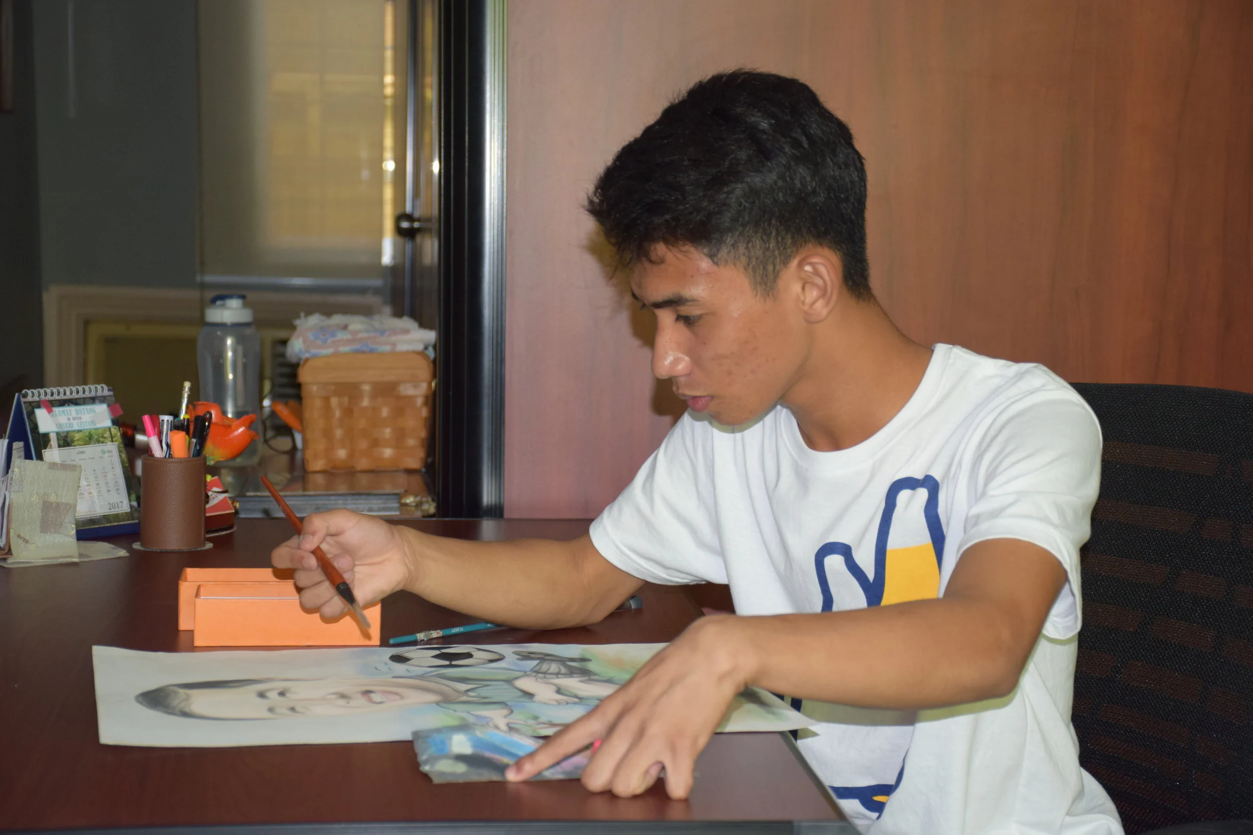 Support our Blooming Artist give him something to draw for you