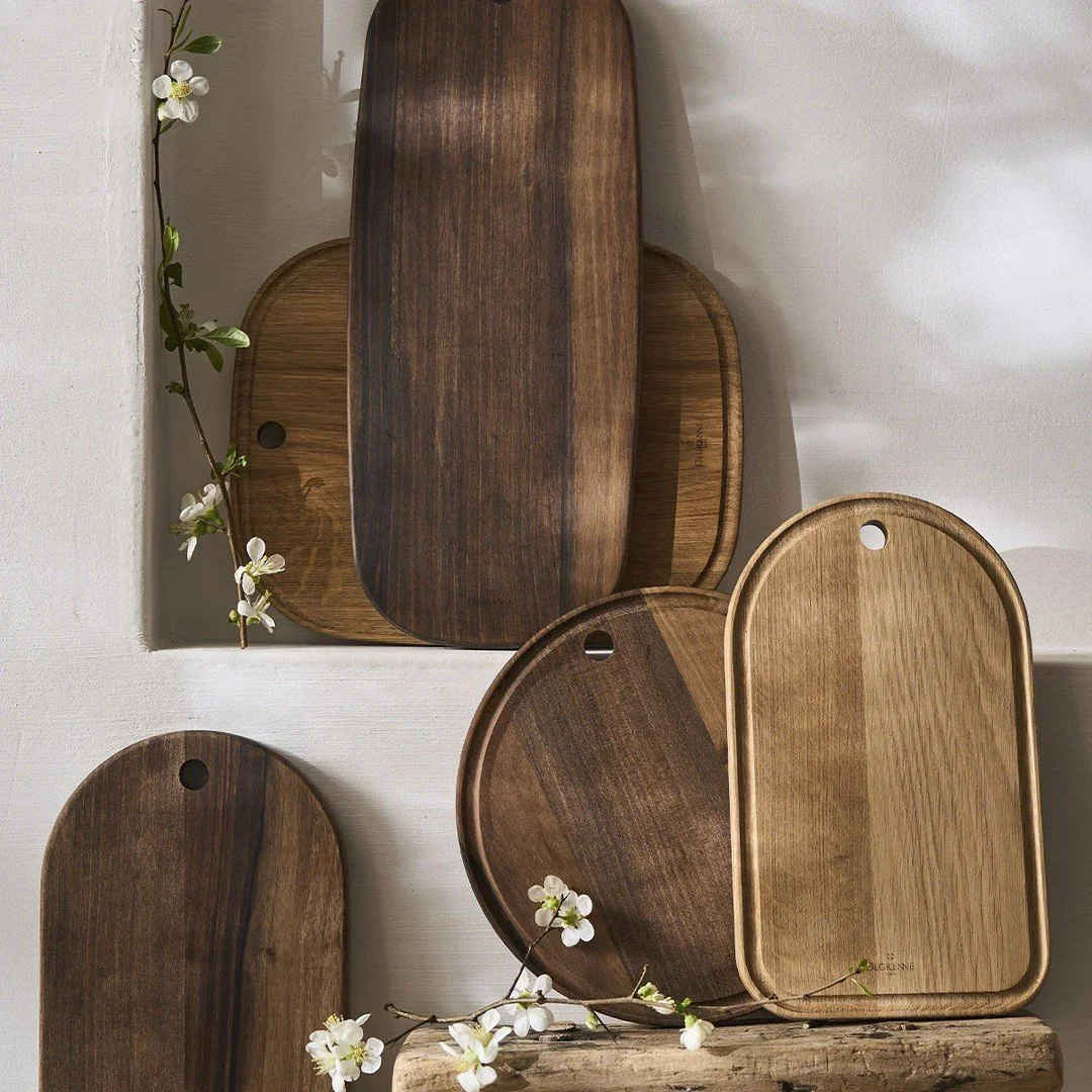 R&eacute;guli&egrave;rement, jusqu'&agrave; No&euml;l, je vous proposerai une id&eacute;e de cadeau &agrave; offrir &agrave; vos amis, &agrave; votre famille ou &agrave; vous-m&ecirc;me 🤭🤫

Aujourd'hui, un ustensile de cuisine fort utile, la planch