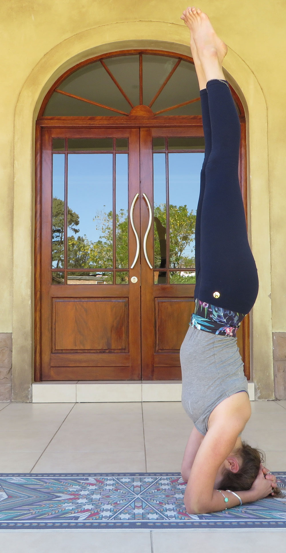 Salamba sirasana - supported headstand pose and the ‘king of asanas’. I also use headstands as a way to revive concentration/focus during lengthy work periods.