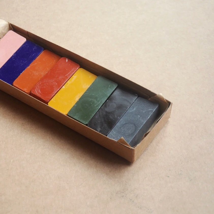 Bring your child&rsquo;s creativity to life with these natural beeswax crayon rubbing blocks, designed for smooth, vibrant coloring. 
Made with 75% pure golden beeswax, a touch of carnauba wax, and rich earth and mineral pigments, these non-toxic cra