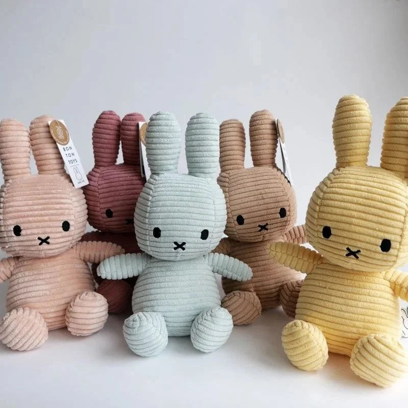 Easter bunnies for your Easter egg hunt. How cute?! 🐰🐣 #betonstudios