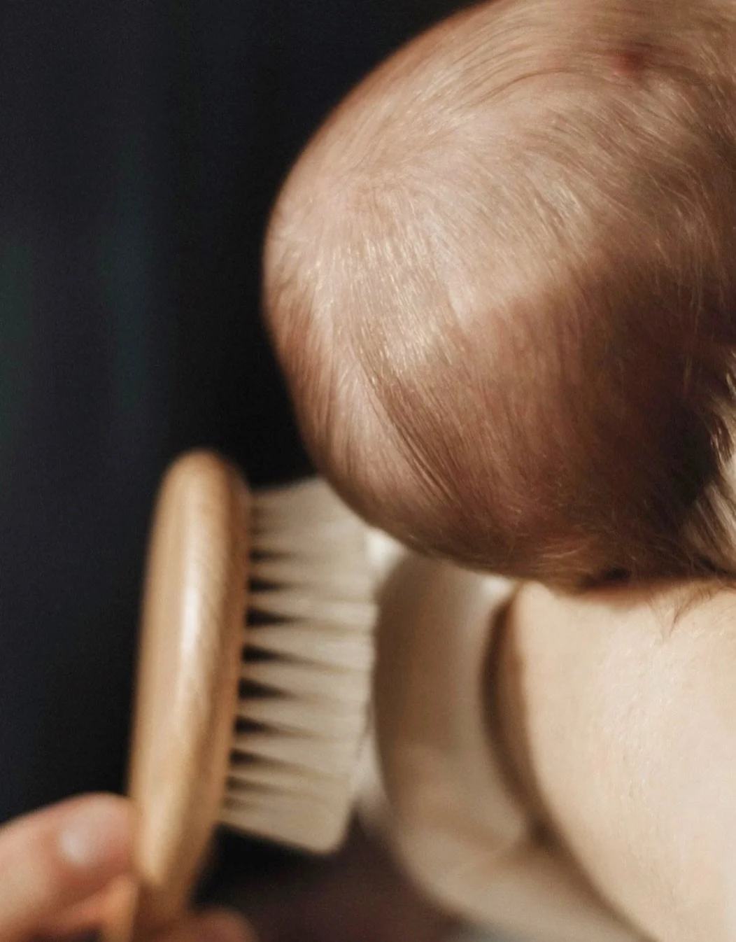 Good news! Our popular baby brushes are back in stock. The set includes two brushes: one extra gentle brush for your baby&rsquo;s first hair, and one for longer hair as your little one grows. 🌼 #betonstudios