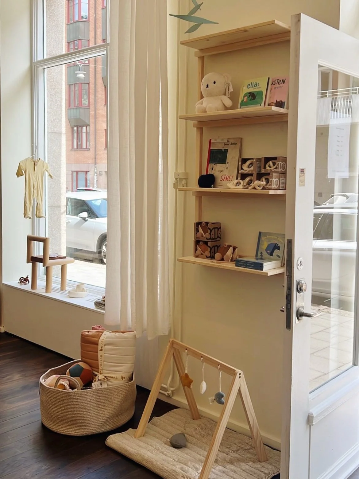 Little snippets from the store this morning! 🌻 #betonstudios