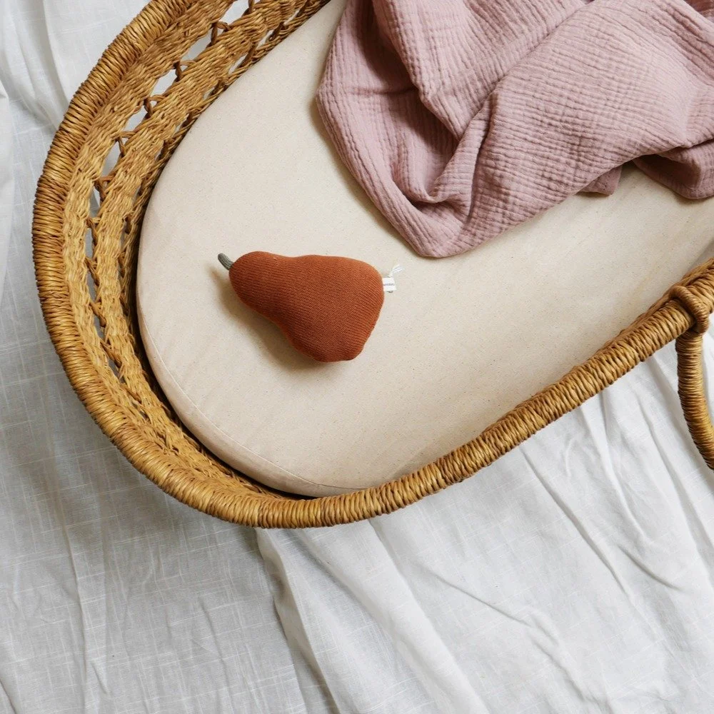 By popular demand I ordered more baby baskets. I found unique weave incredibly cute 🌻🧺 Online and in store now!

#betonstudios #babystore #barnbutik #mosesbasket