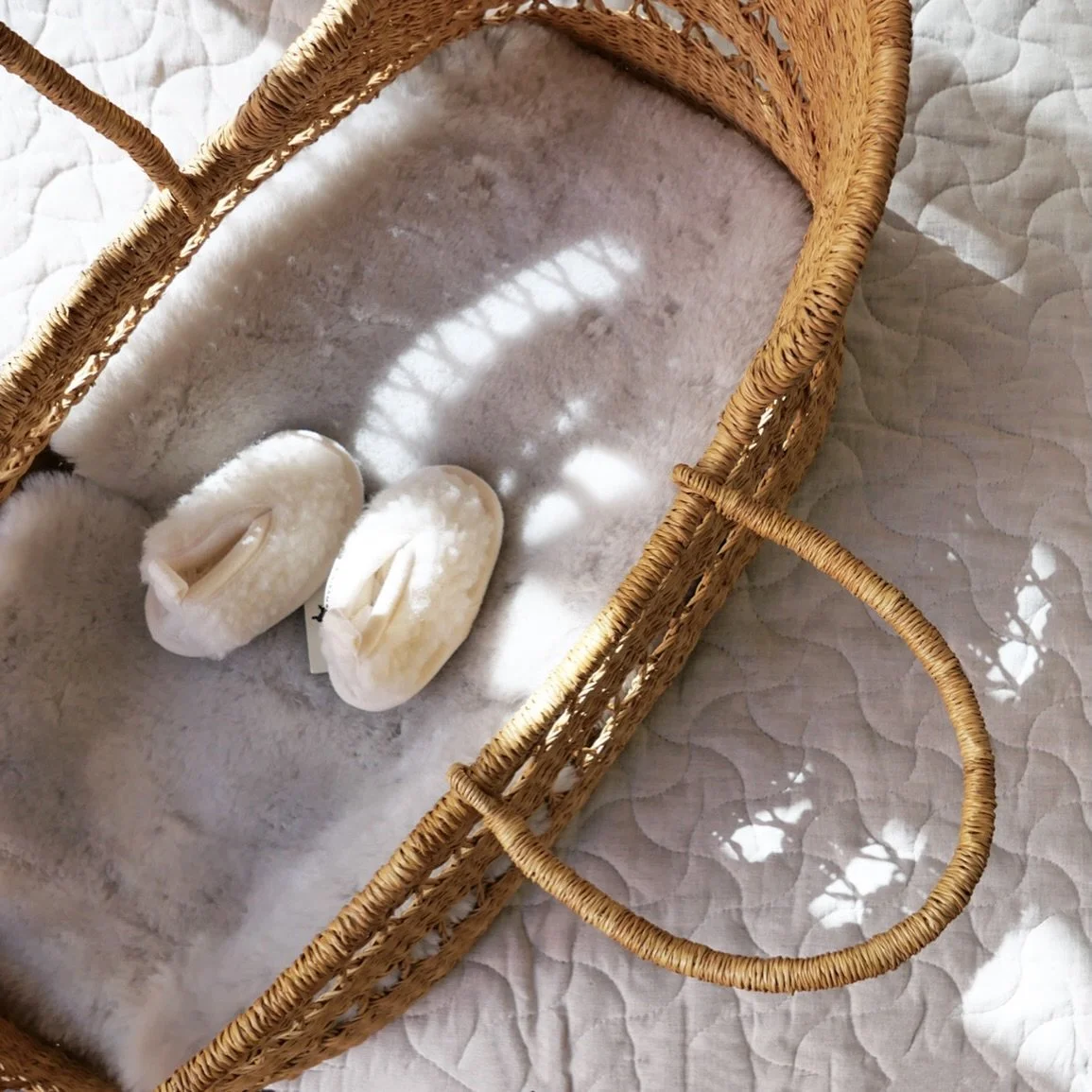 Our Baby baskets together with the merino snugglers make this cute combo for colder days 🕊️ All online now!

#betonstudios #babybasket #mosesbasket