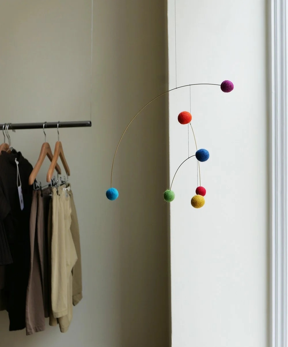 Felt ball baby mobile - Bounce, mixed colors