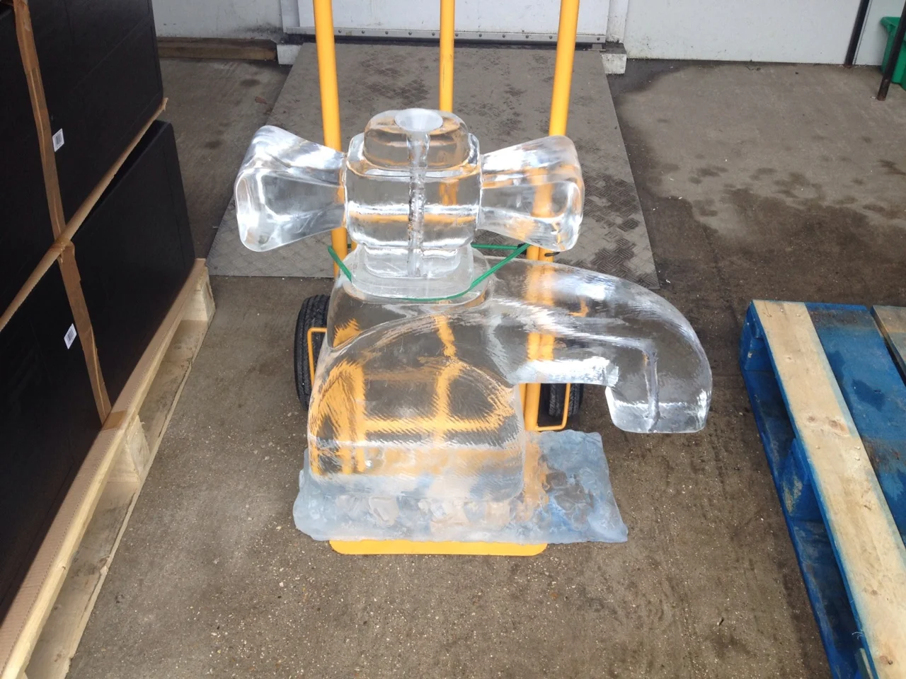 TAP ICE VODKA LUGE