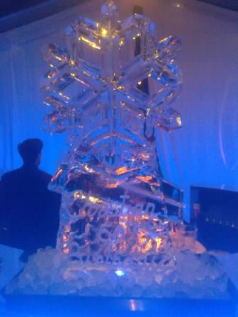 SNOWFLAKE ICE VODKA LUGE