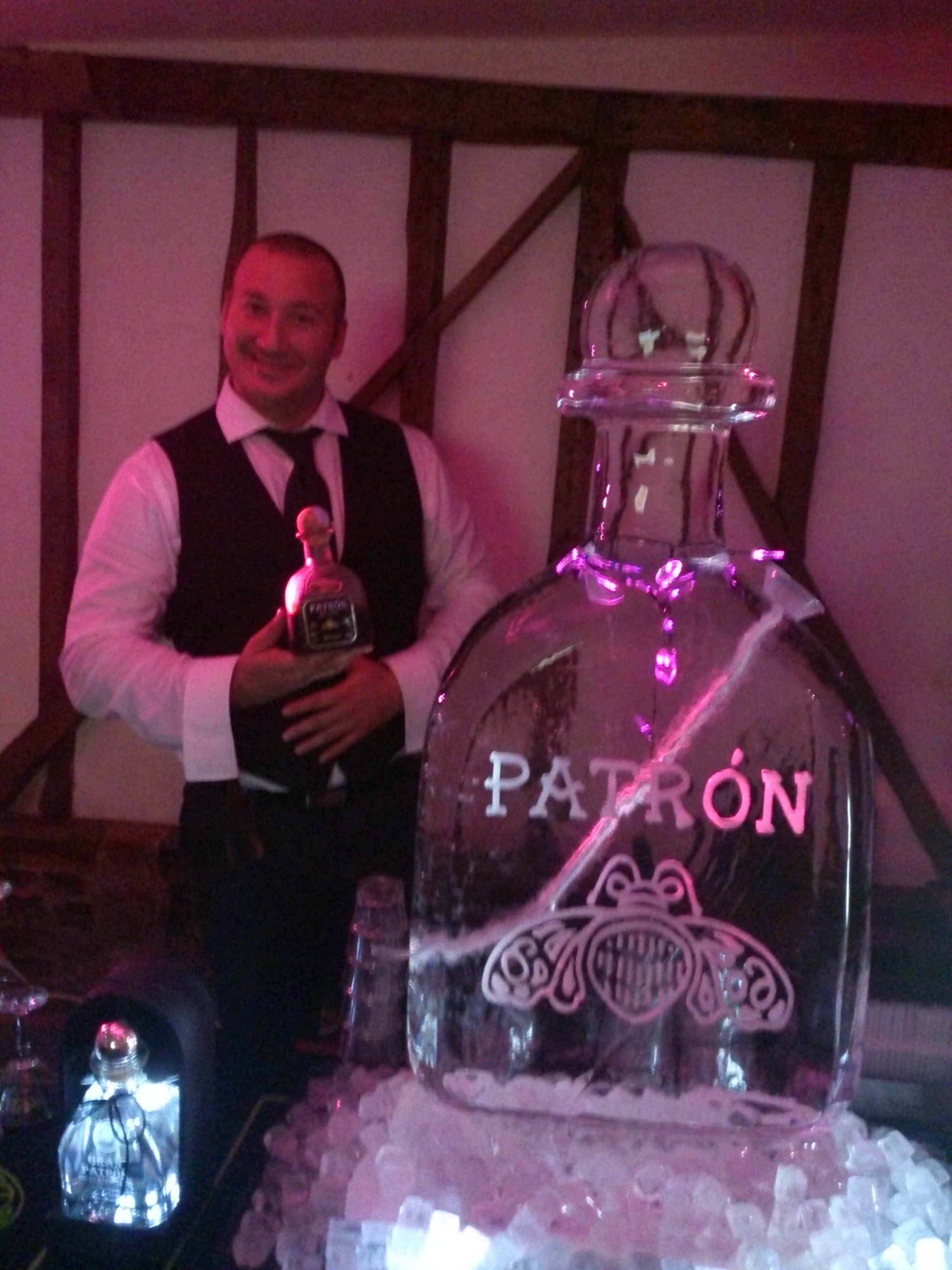 BOTTLE ICE VODKA LUGE
