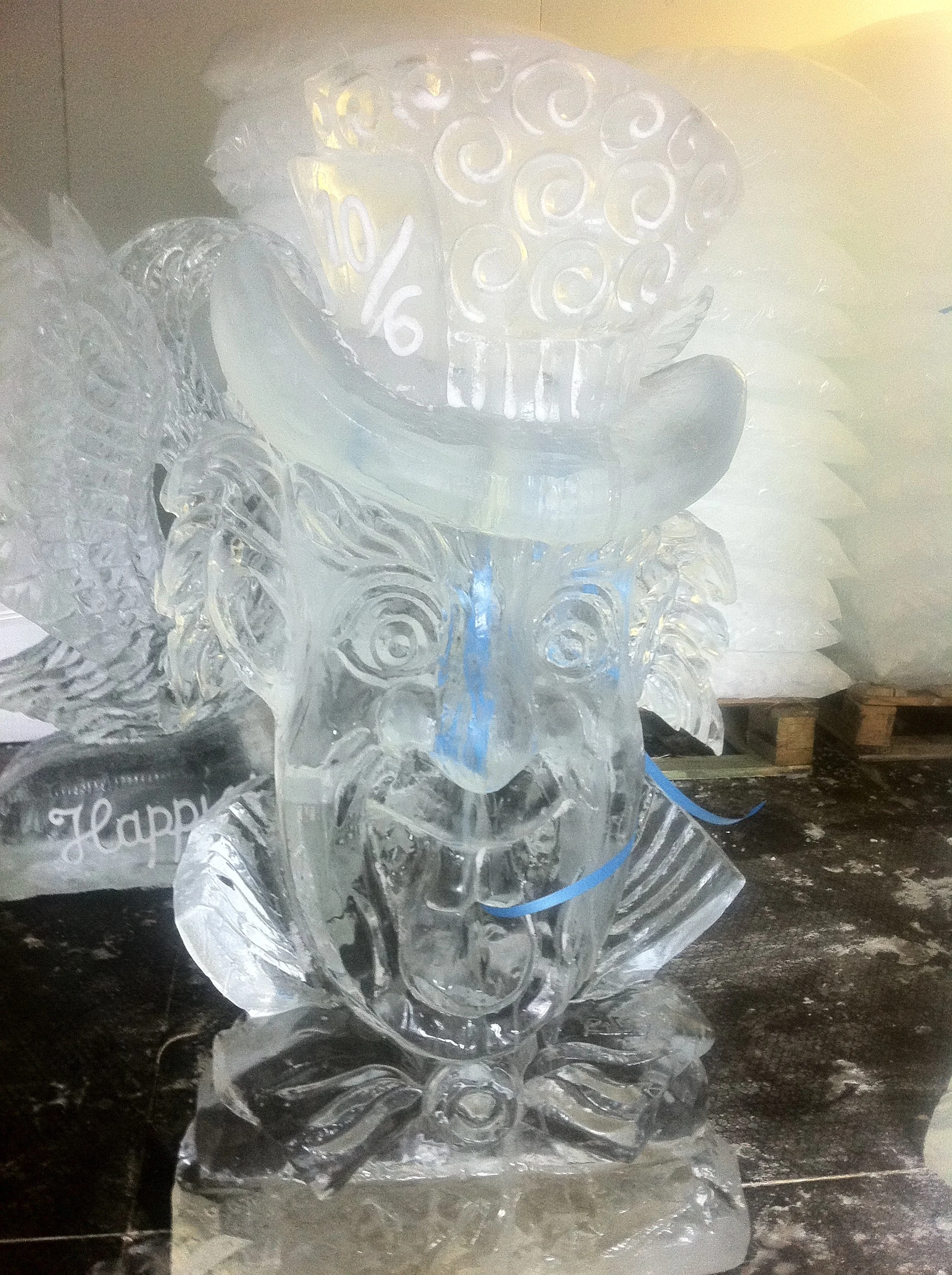 MAD HATTER ICE VODKA LUGE