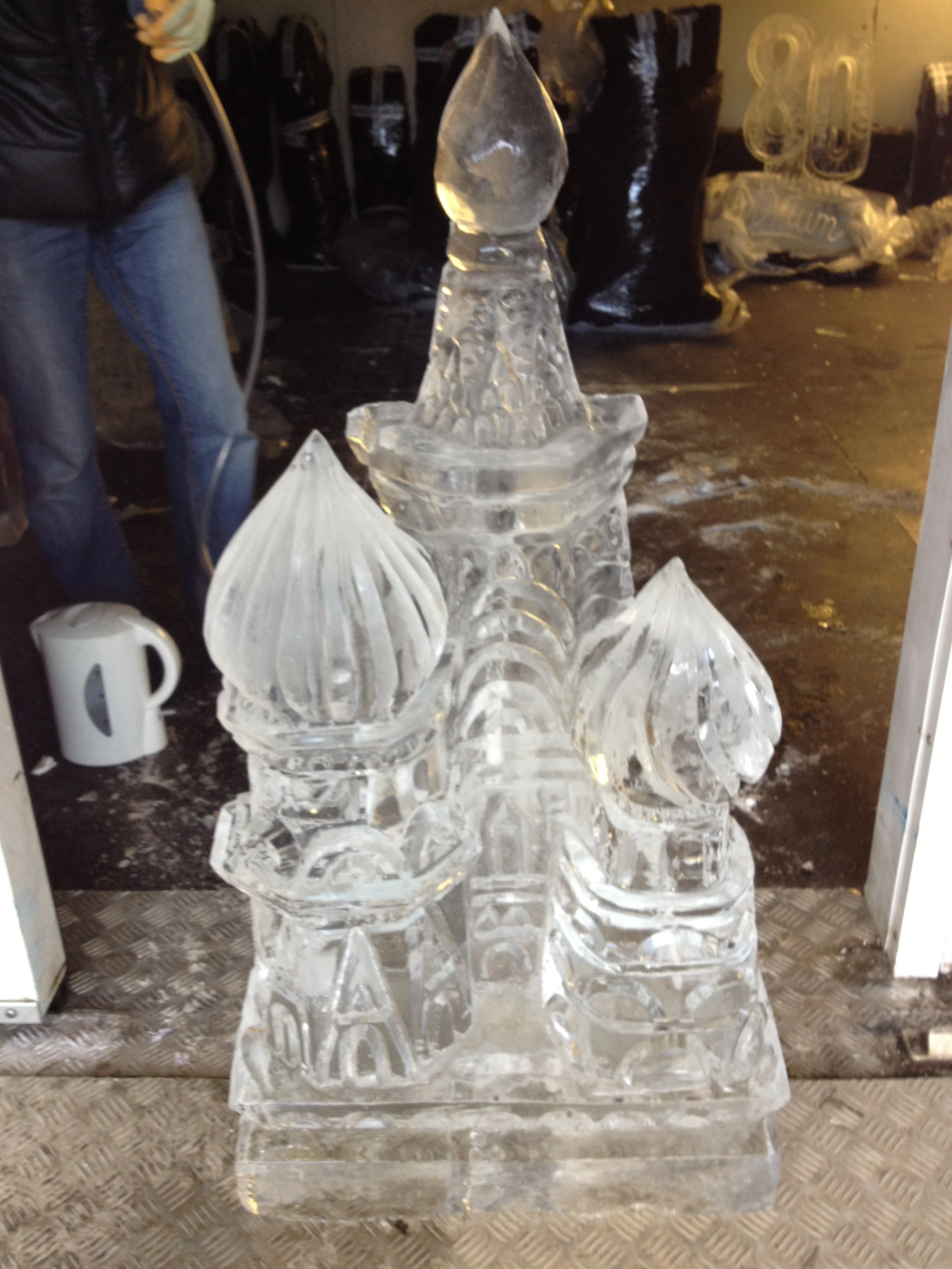 TEMPLE ICE VODKA LUGE