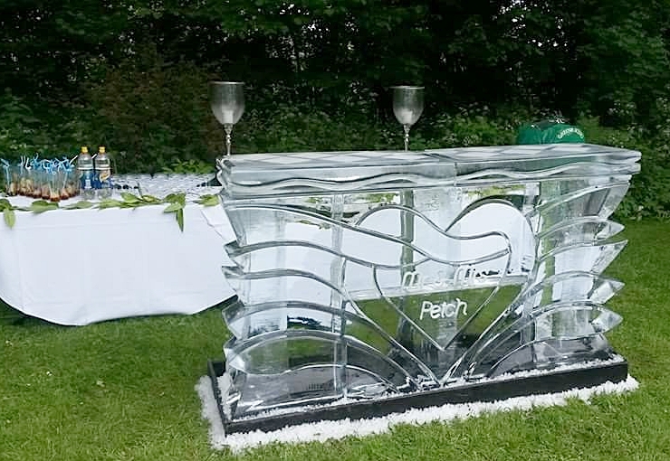 2 Metre Wedding Heart Ice Bar