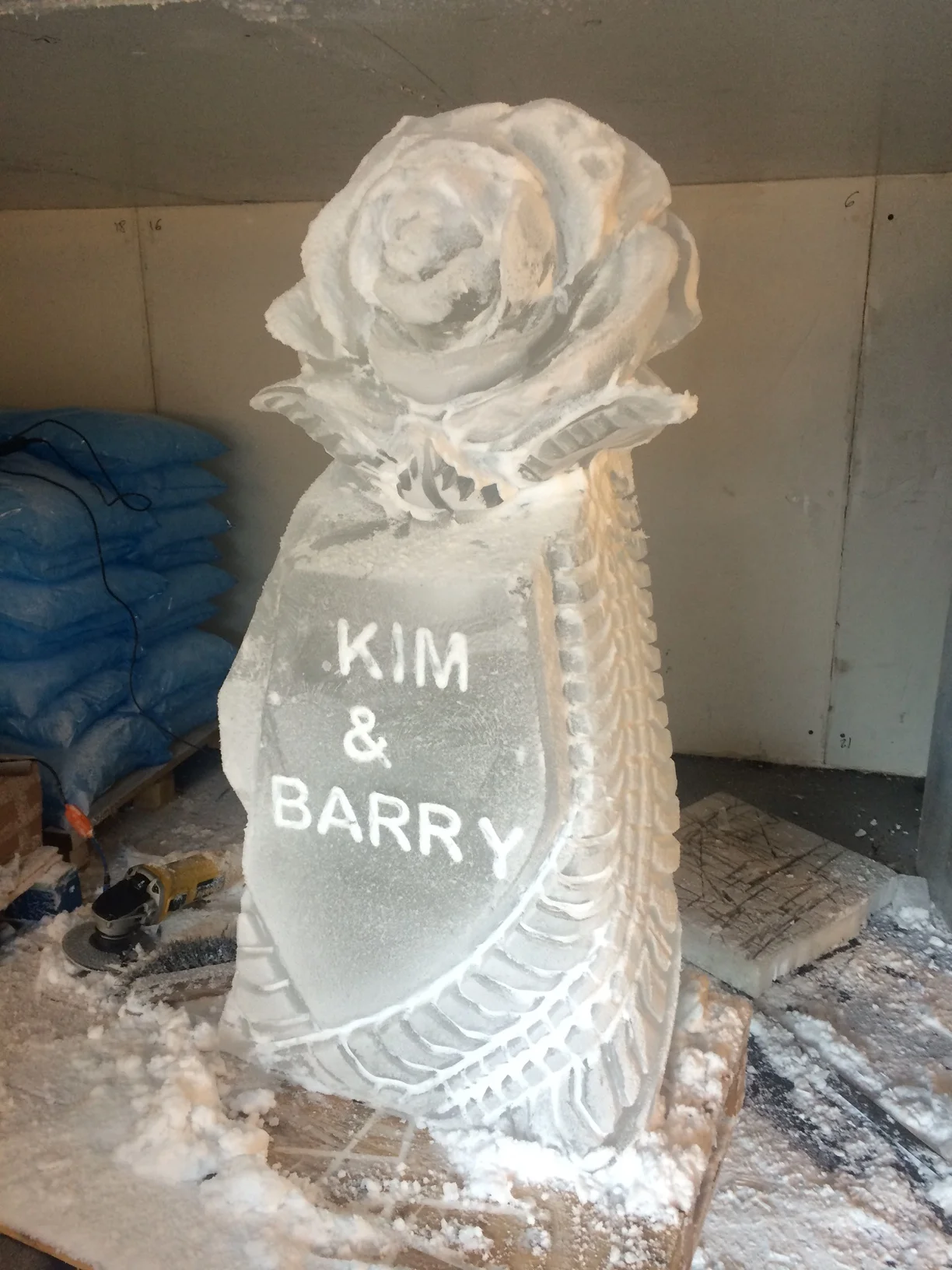 Rose Wedding Ice Sculpture