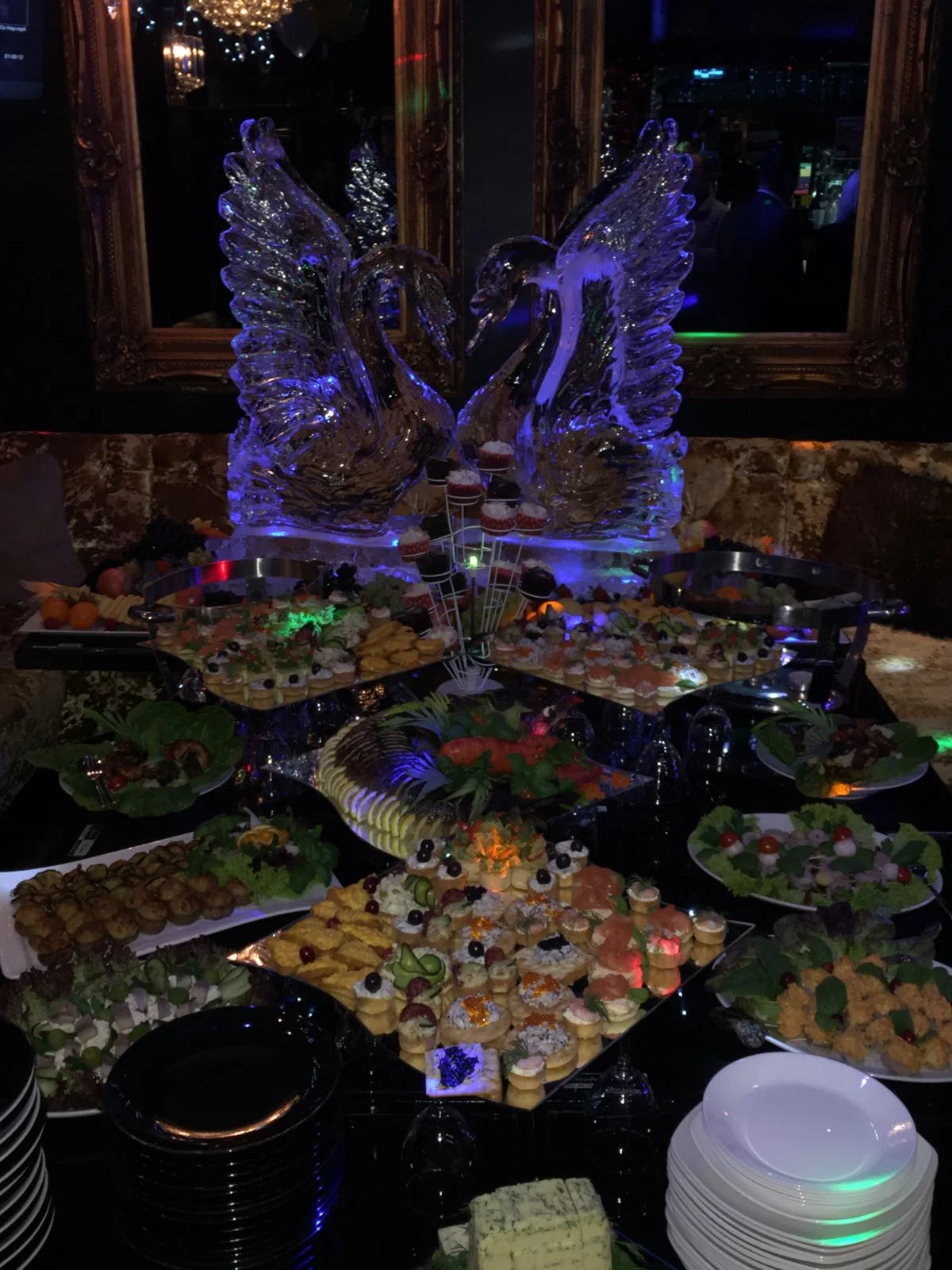 Kissing Swans Wedding Ice Sculpture
