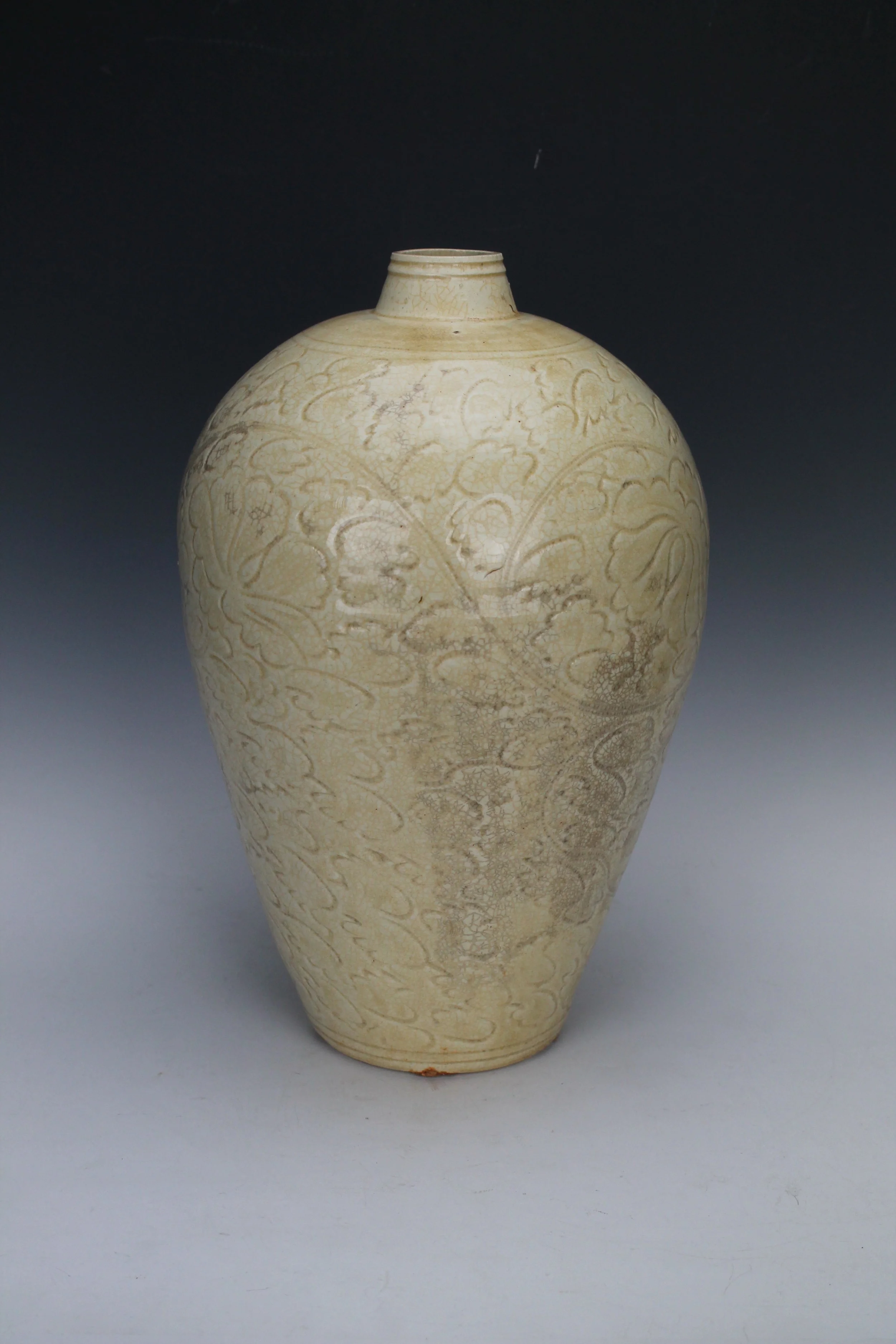 中国元代の竜泉窯瓶　骨董 古美術品　コレクション唐物　江戸　青磁アンティーク 中国元代の竜泉窯瓶骨董 古美術品コレクション唐物江戸青磁