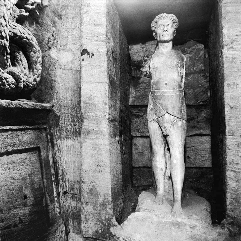Dans les catacombes de Kom ash-Shuqqafa à Alexandrie.