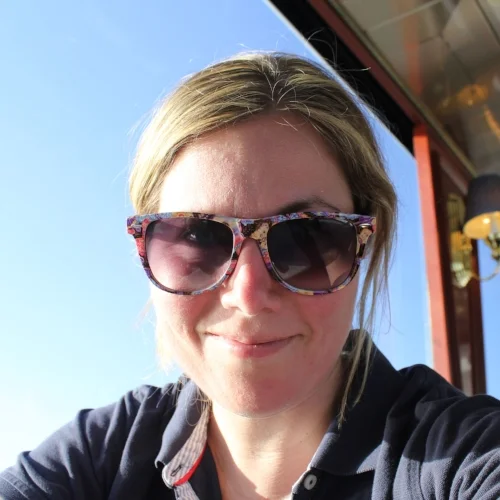 Rietje-Bio-Headshot.jpg