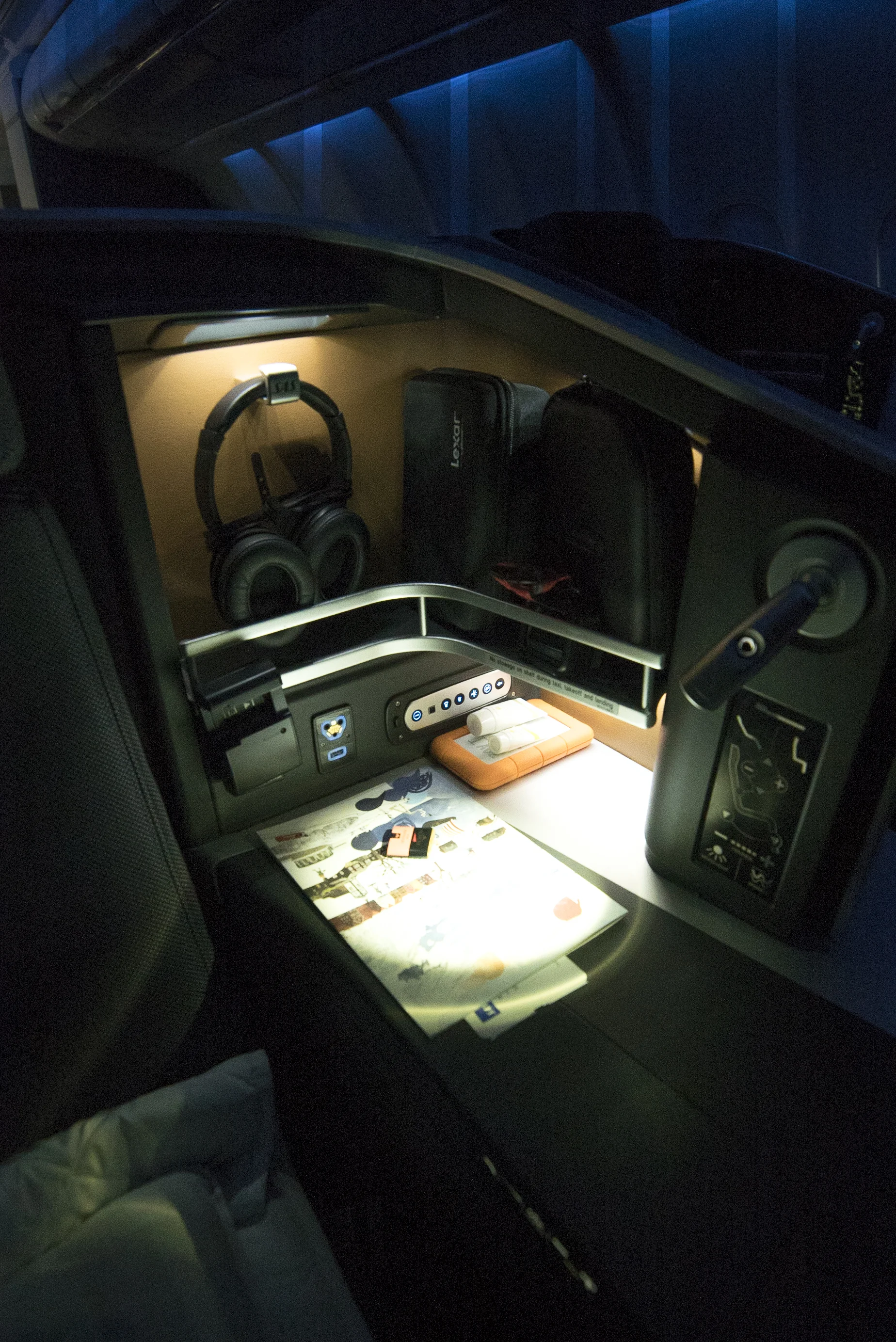 Seat storage compartment