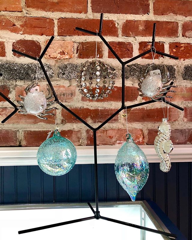 The cutest new ornaments! The perfect addition to your nautical decor. All ornaments $15! 🌊 🦀 #burkesfinejewelers #nnk #shoplocal #mainstreetshopping #crab #seahorse #nautical #nauticalornaments