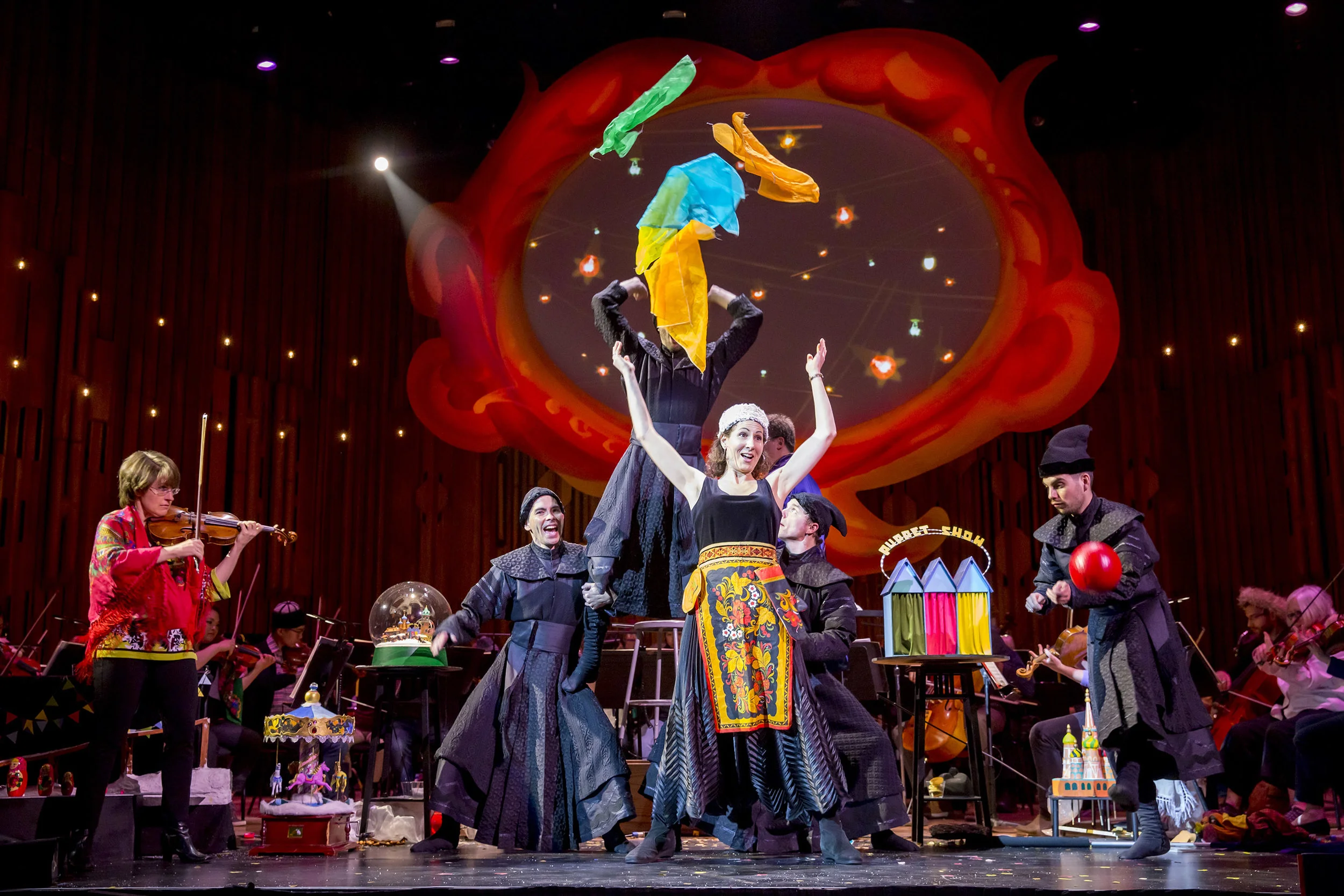 Adventurous travels to London, where Associate Principal Viola Rebecca Young juggled in Petrushka (2015).
