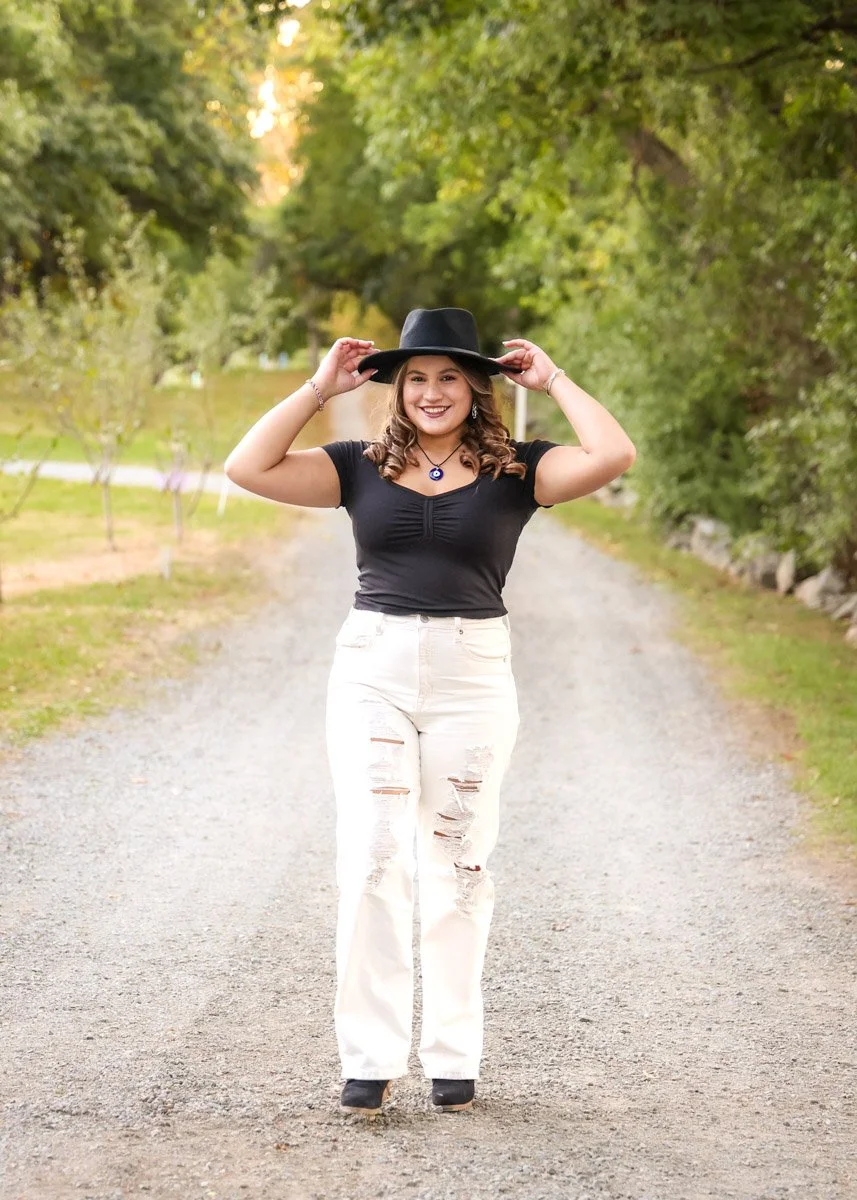 Senior Portrait-2425.jpg