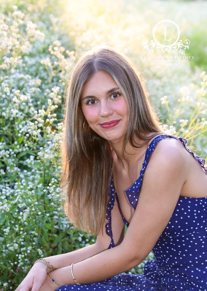senior-portraits-field-flowers-6512.jpg