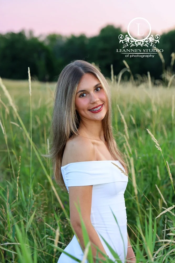 senior-portraits-field-flowers-6751.jpg