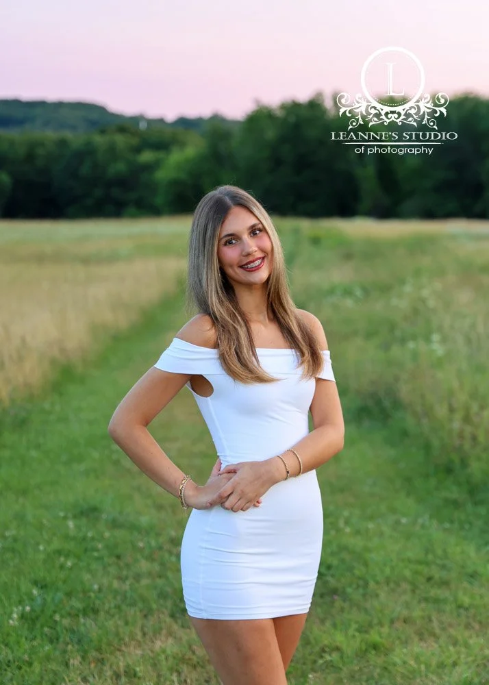 senior-portraits-field-flowers-6778.jpg