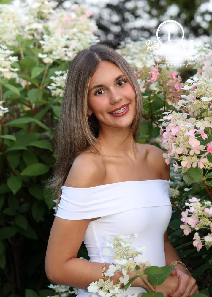 senior-portraits-field-flowers-6738.jpg