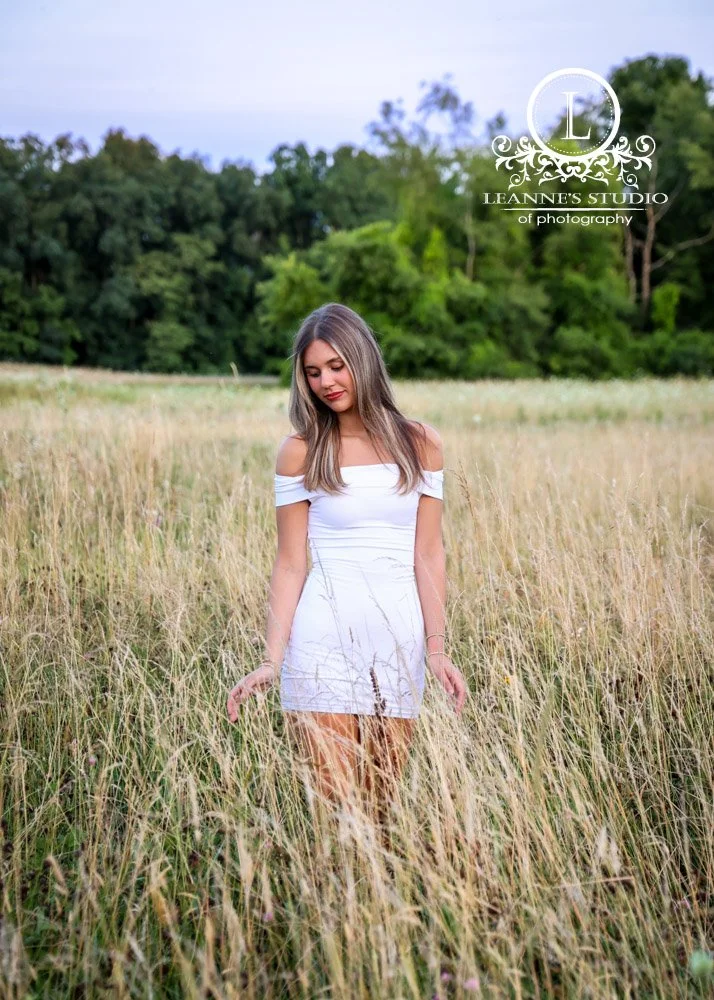 senior-portraits-field-flowers-6922.jpg
