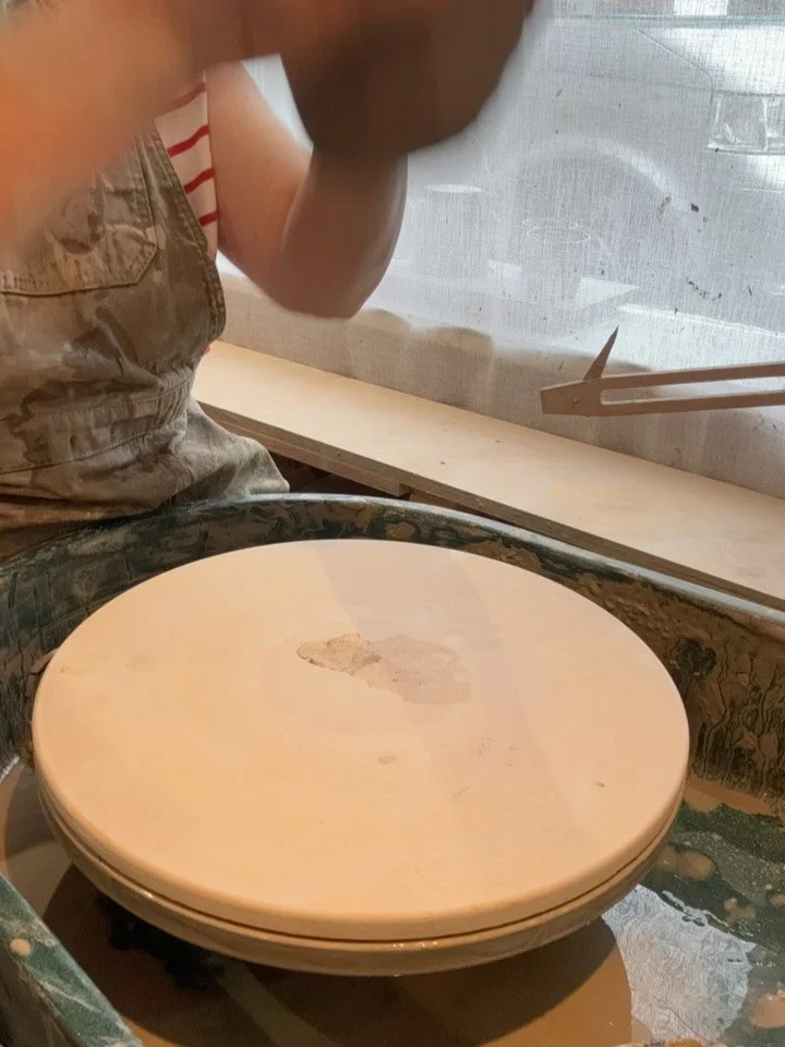 Yesterday I began making my latest series of Tondos, round sculptural serving dishes for a collaborative show with my studio (and life) partner @guyrutterpaint 🧡 We are thrilled that these works will be exhibited @newlynexchange in September - it is