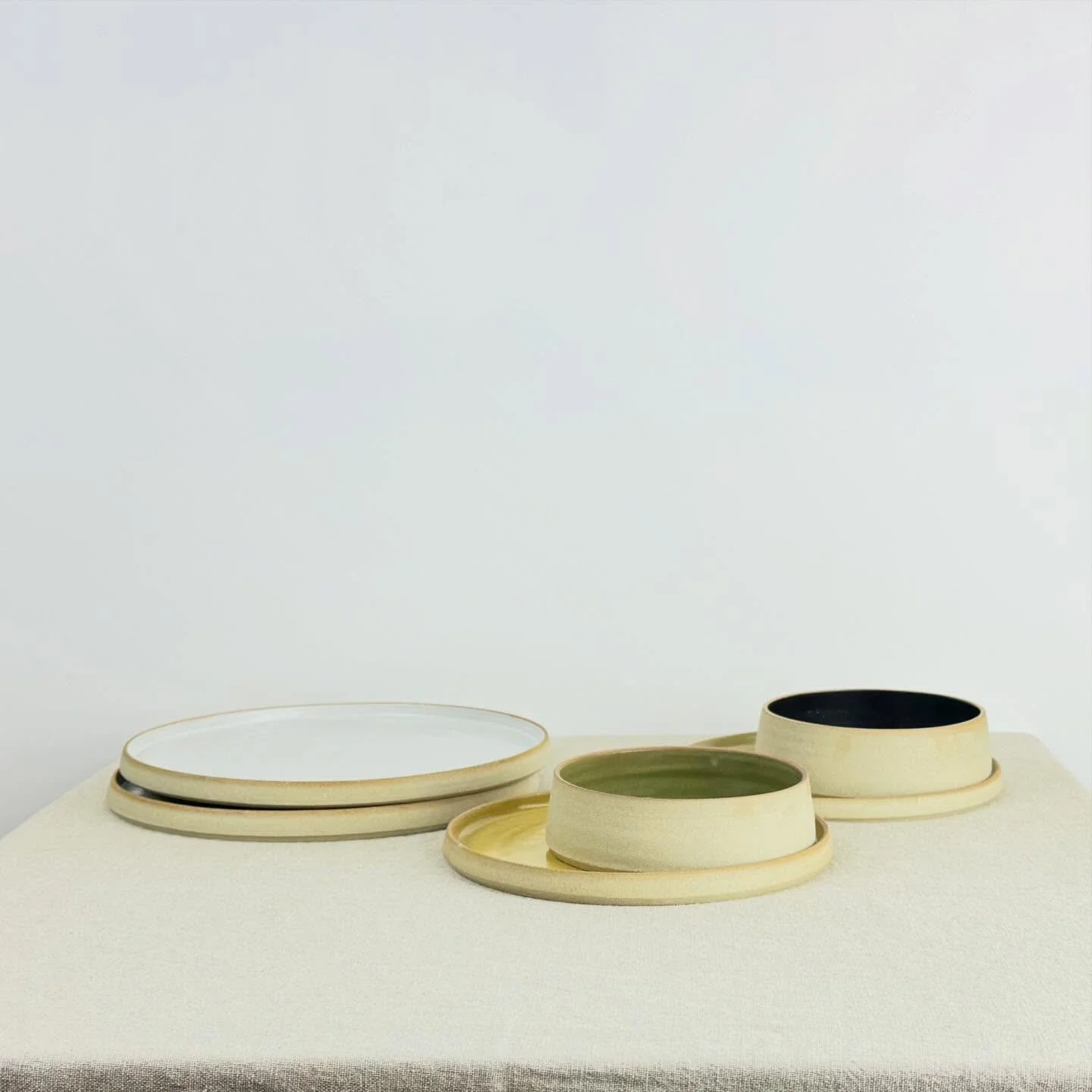 A dinner service was collected from the studio yesterday. Thank you so much L&amp;R, I hope you continue to love it. I loved making it for you, especially with these two very delicate pale yellows and the carefully chosen palette 💚🤍🩶

#handmadedin