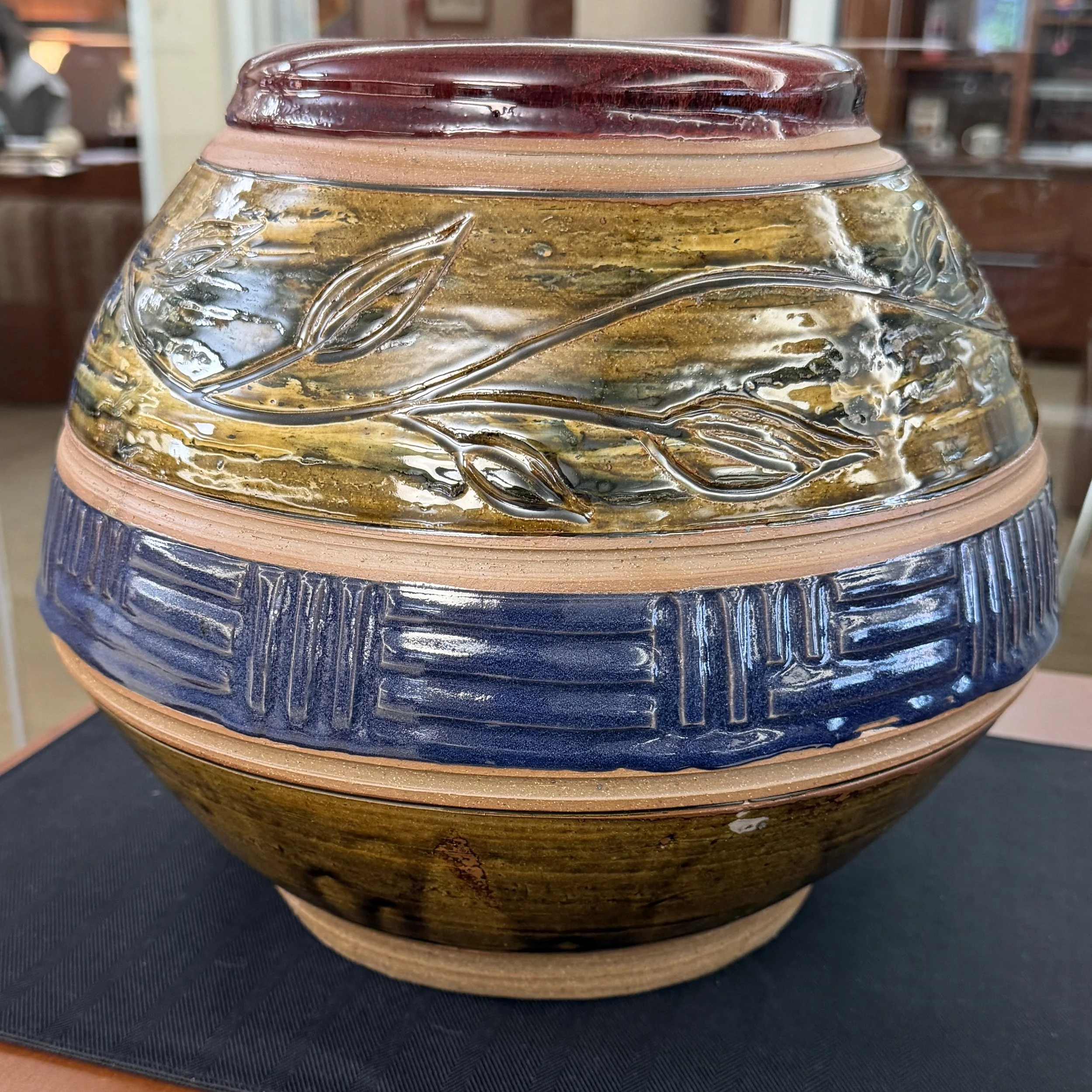 Amanda Szydlowski_Round Patterned Vessel_BCAS26.jpg